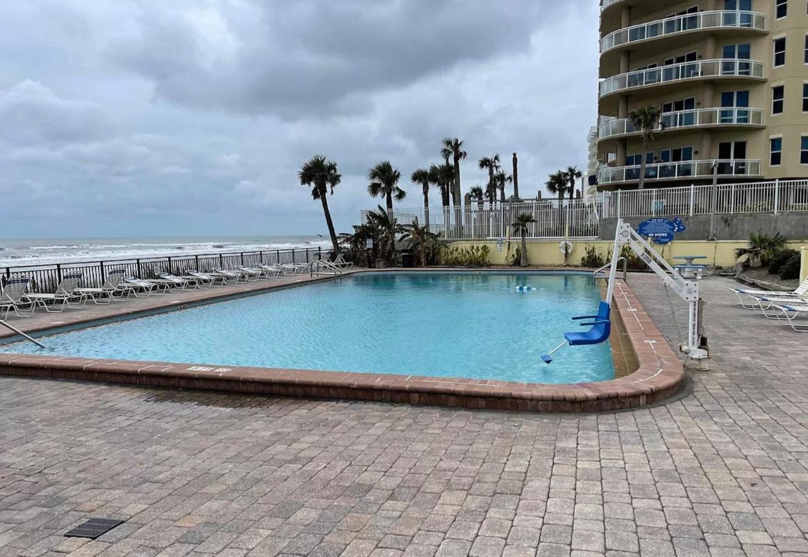 Single, Double or Quad Oceanview Studios - Direct Beach Access, Oceanfront Pool & Tiki photo 24