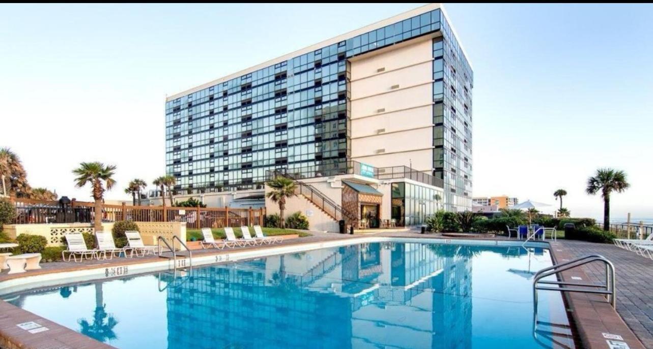 Single, Double or Quad Oceanview Studios - Direct Beach Access, Oceanfront Pool & Tiki photo 2