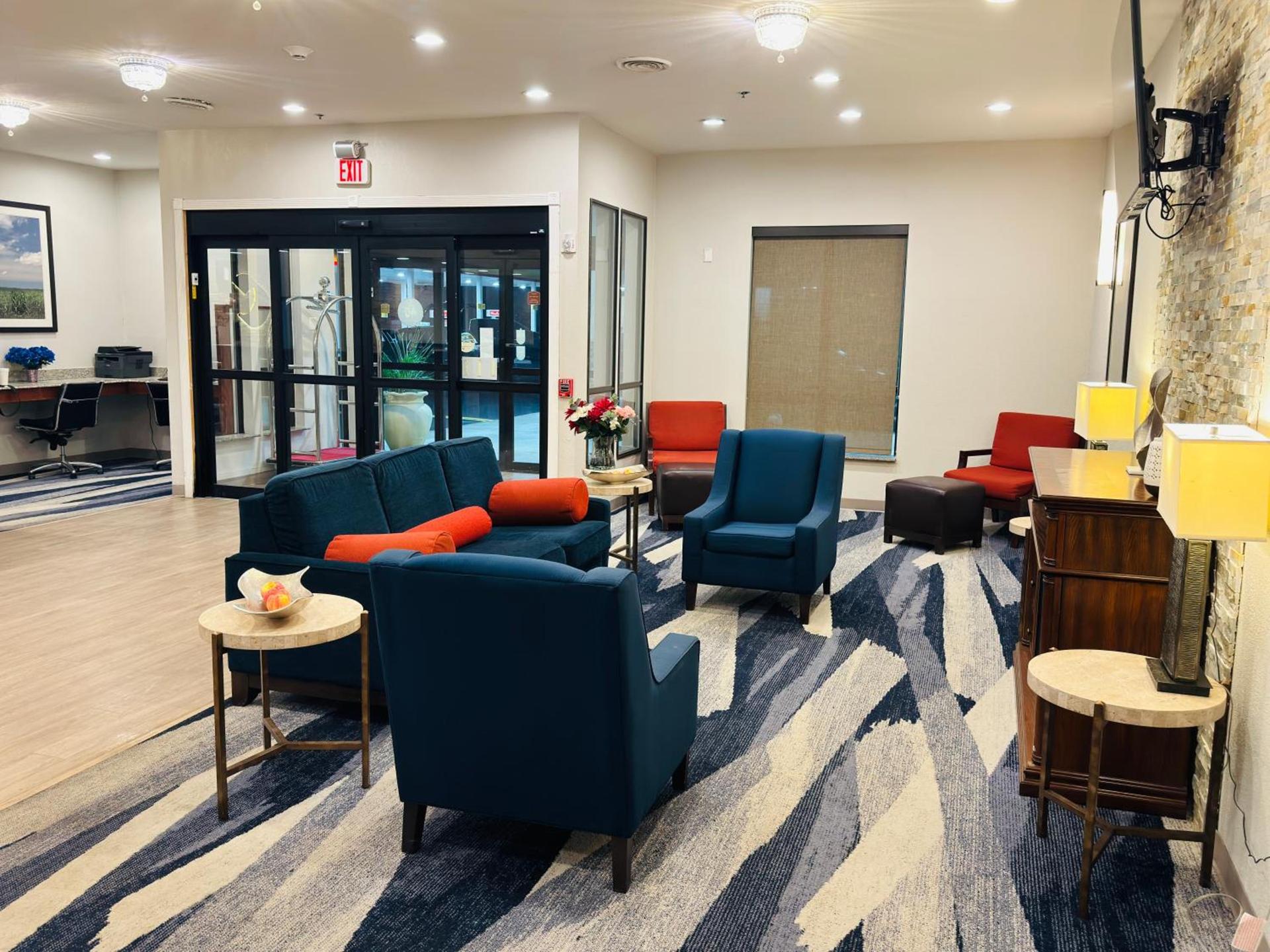 Comfort Suites Plymouth near US-30 photo 29
