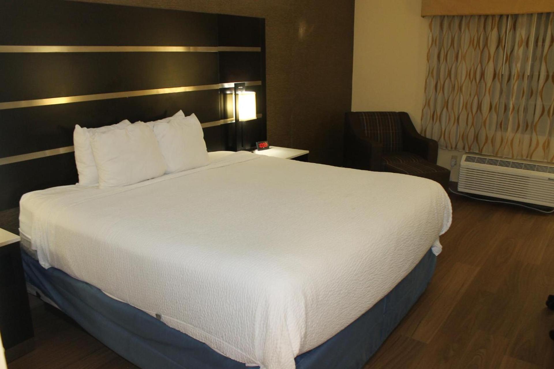 Days Inn by Wyndham Budd Lake photo 22