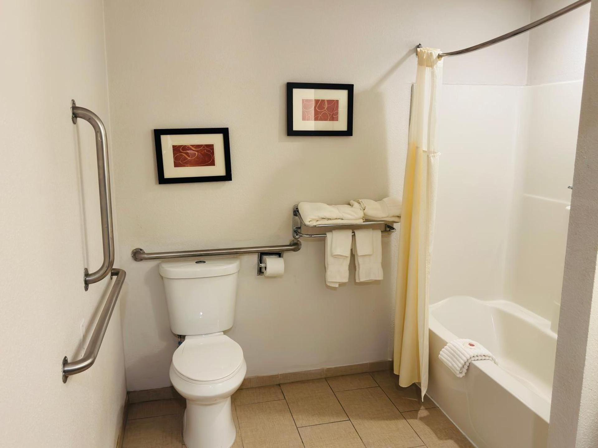 Comfort Suites Plymouth near US-30 photo 33