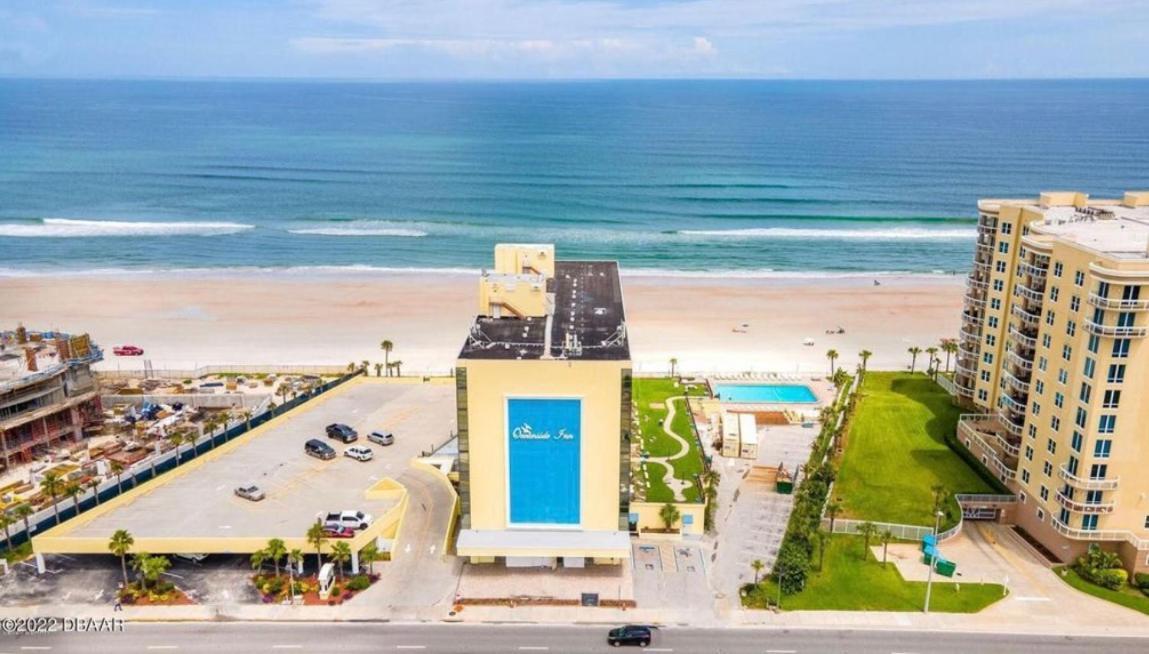 Single, Double or Quad Oceanview Studios - Direct Beach Access, Oceanfront Pool & Tiki photo 1