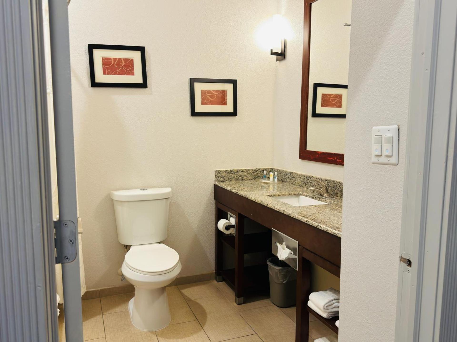 Comfort Suites Plymouth near US-30 photo 36