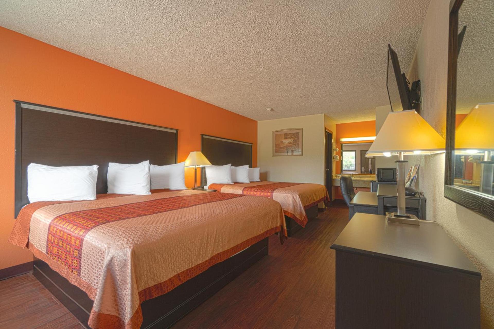 Regency Inn & Suites By OYO Bay City TX photo 69