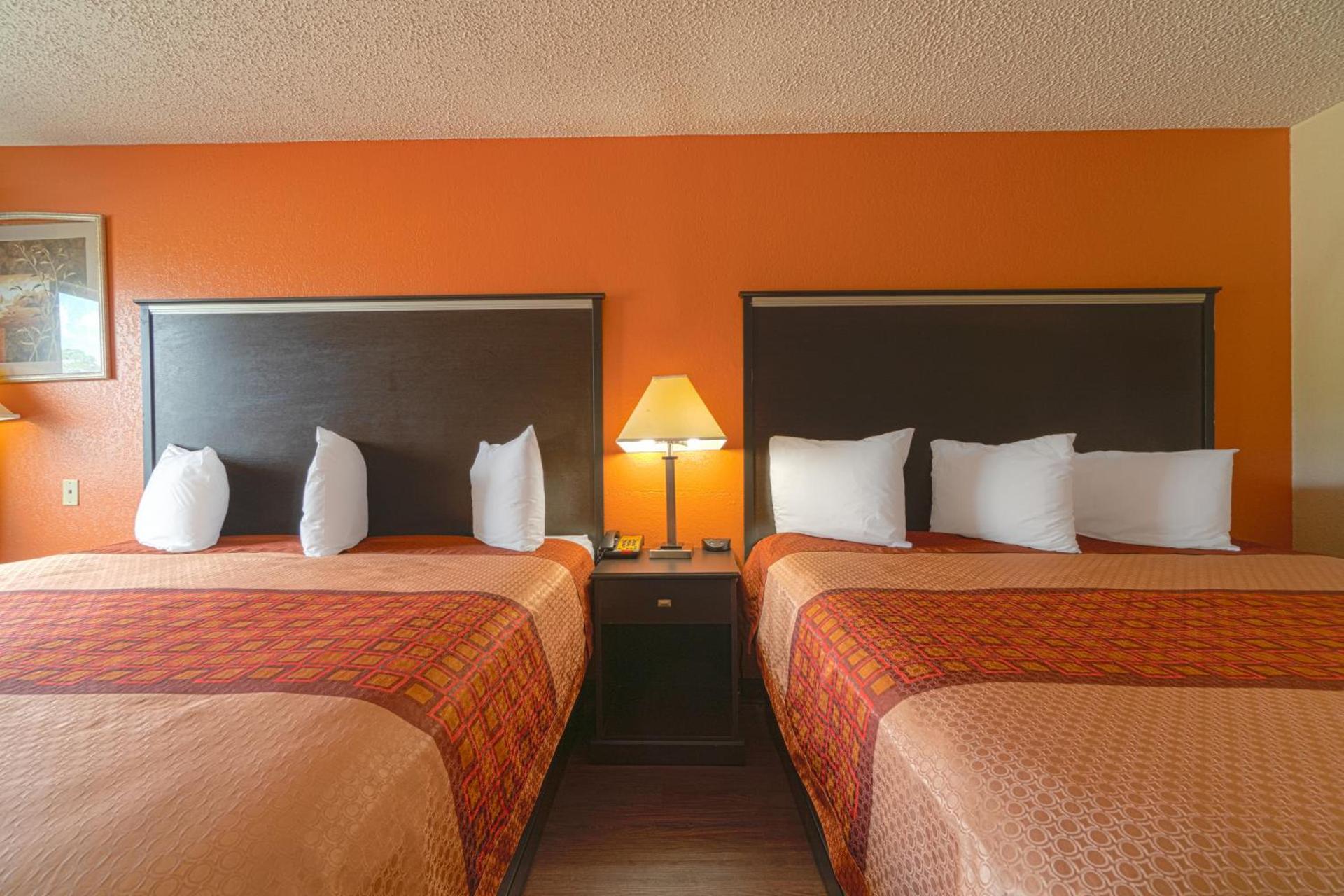 Regency Inn & Suites By OYO Bay City TX photo 74