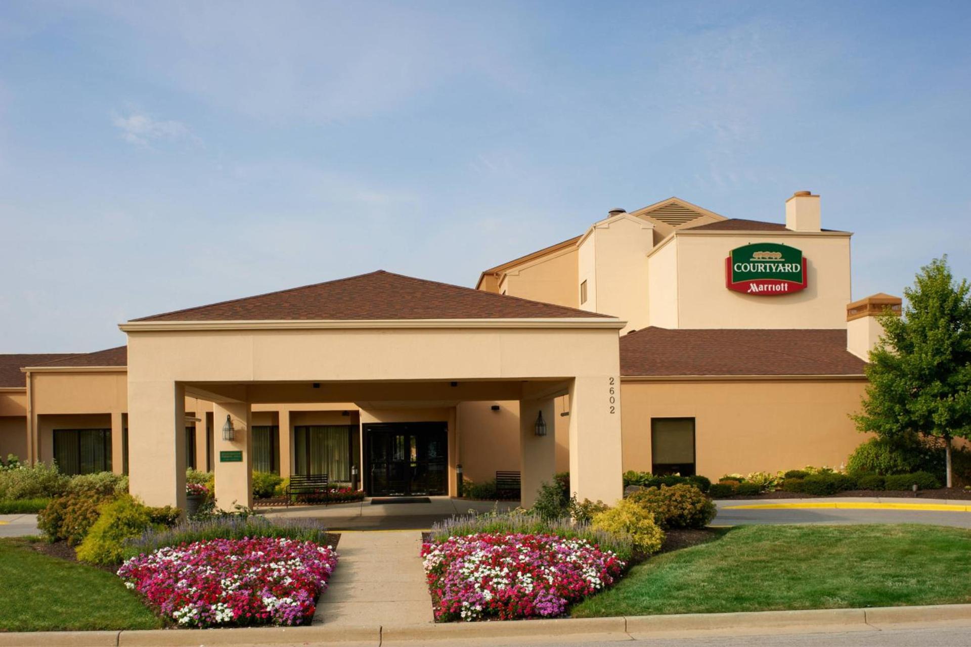Courtyard by Marriott Indianapolis Airport photo 1