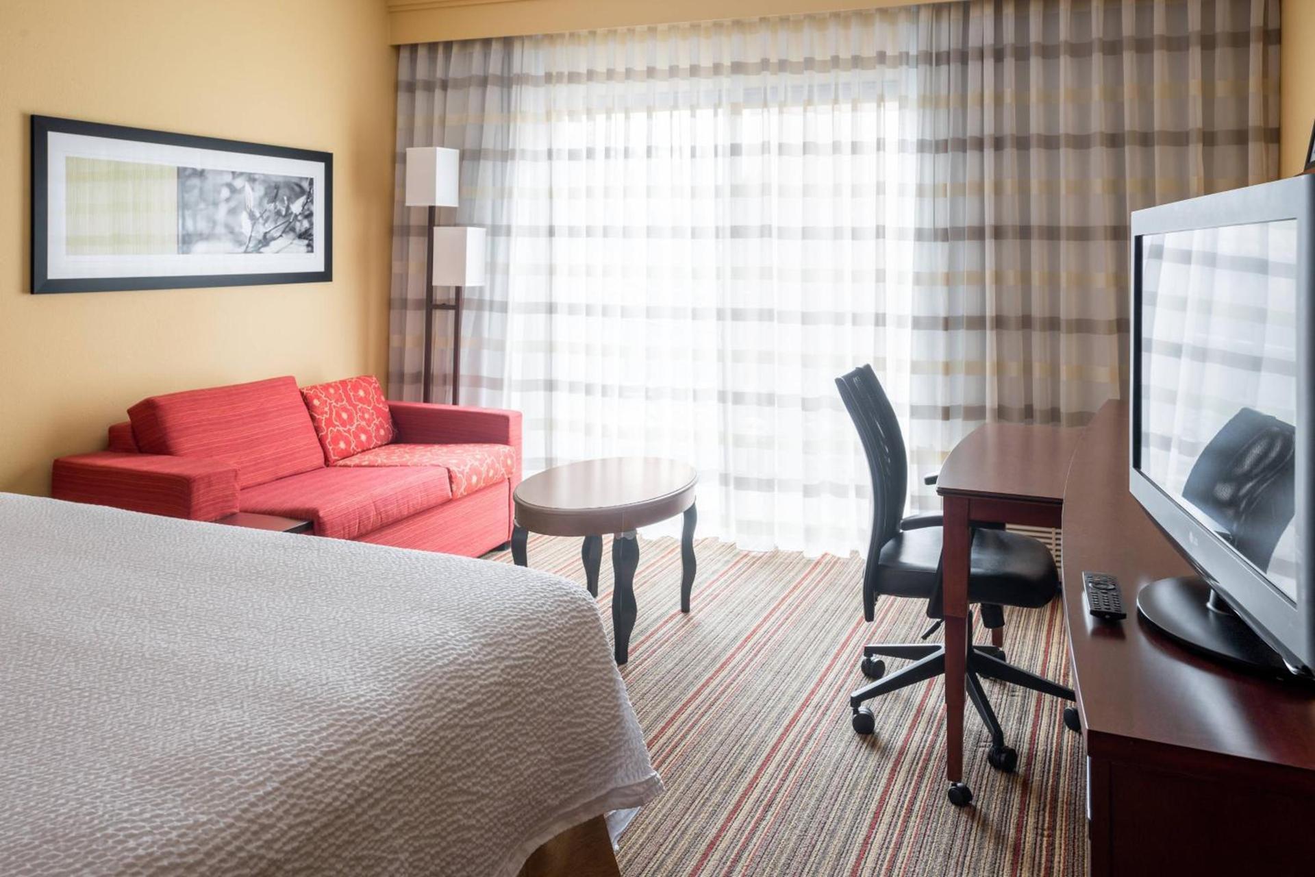 Courtyard by Marriott Indianapolis Airport photo 7