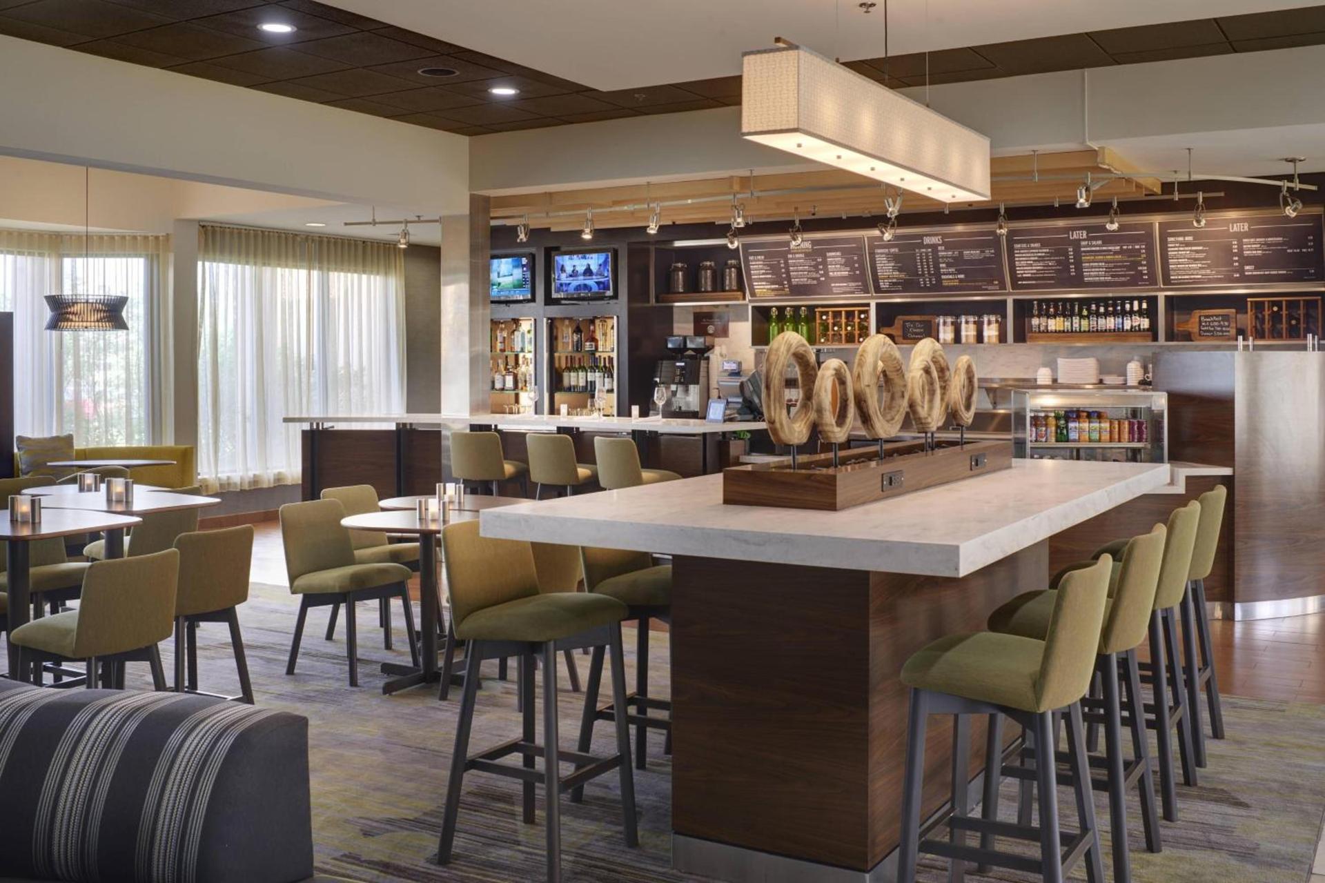 Courtyard by Marriott Indianapolis Airport photo 14