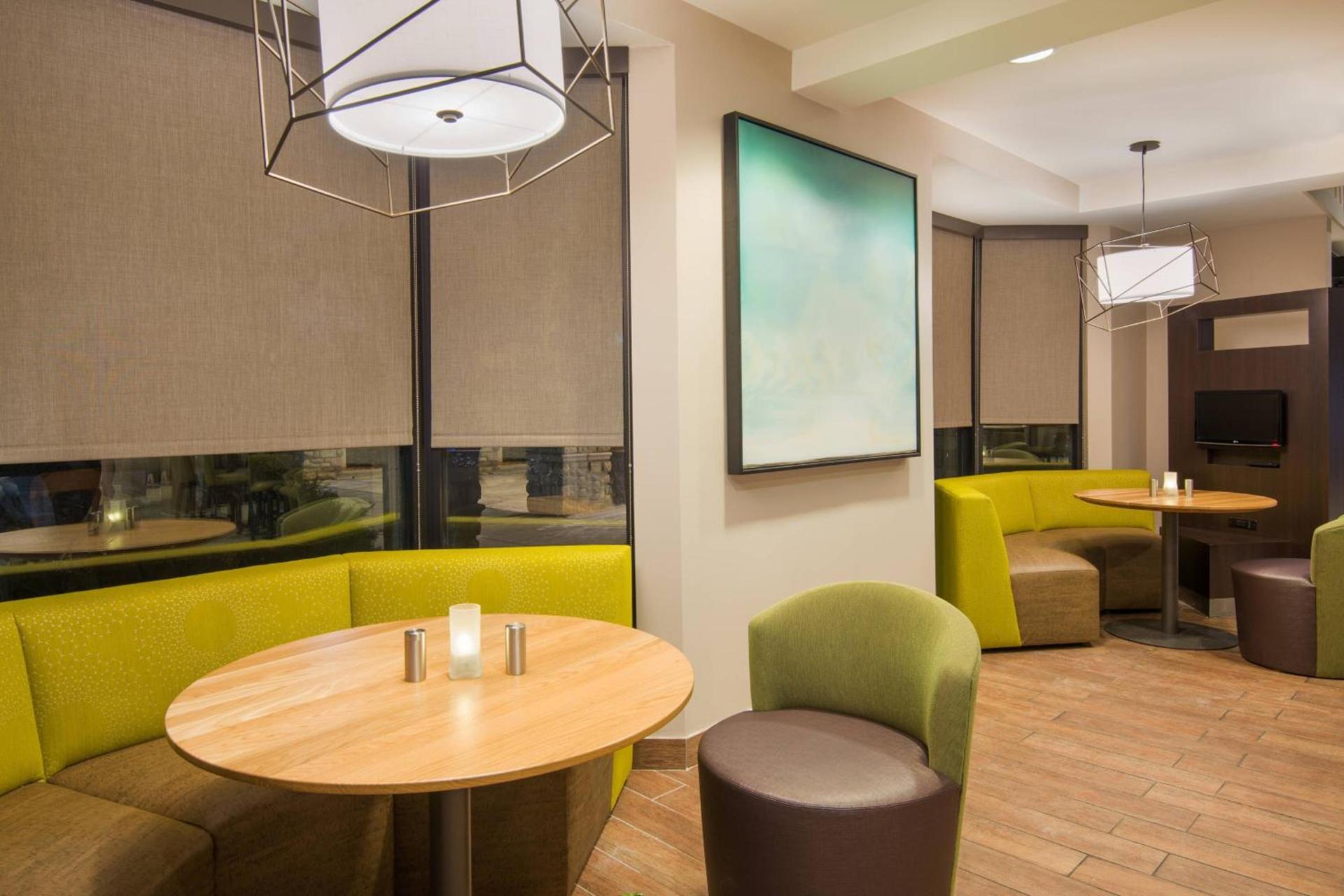 Courtyard by Marriott Springfield Airport photo 16