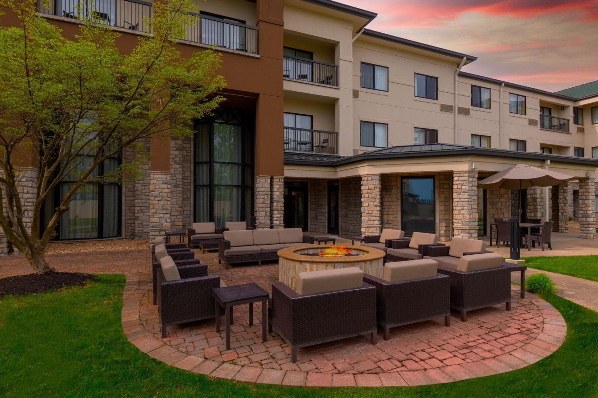 Courtyard by Marriott Springfield Airport photo 18
