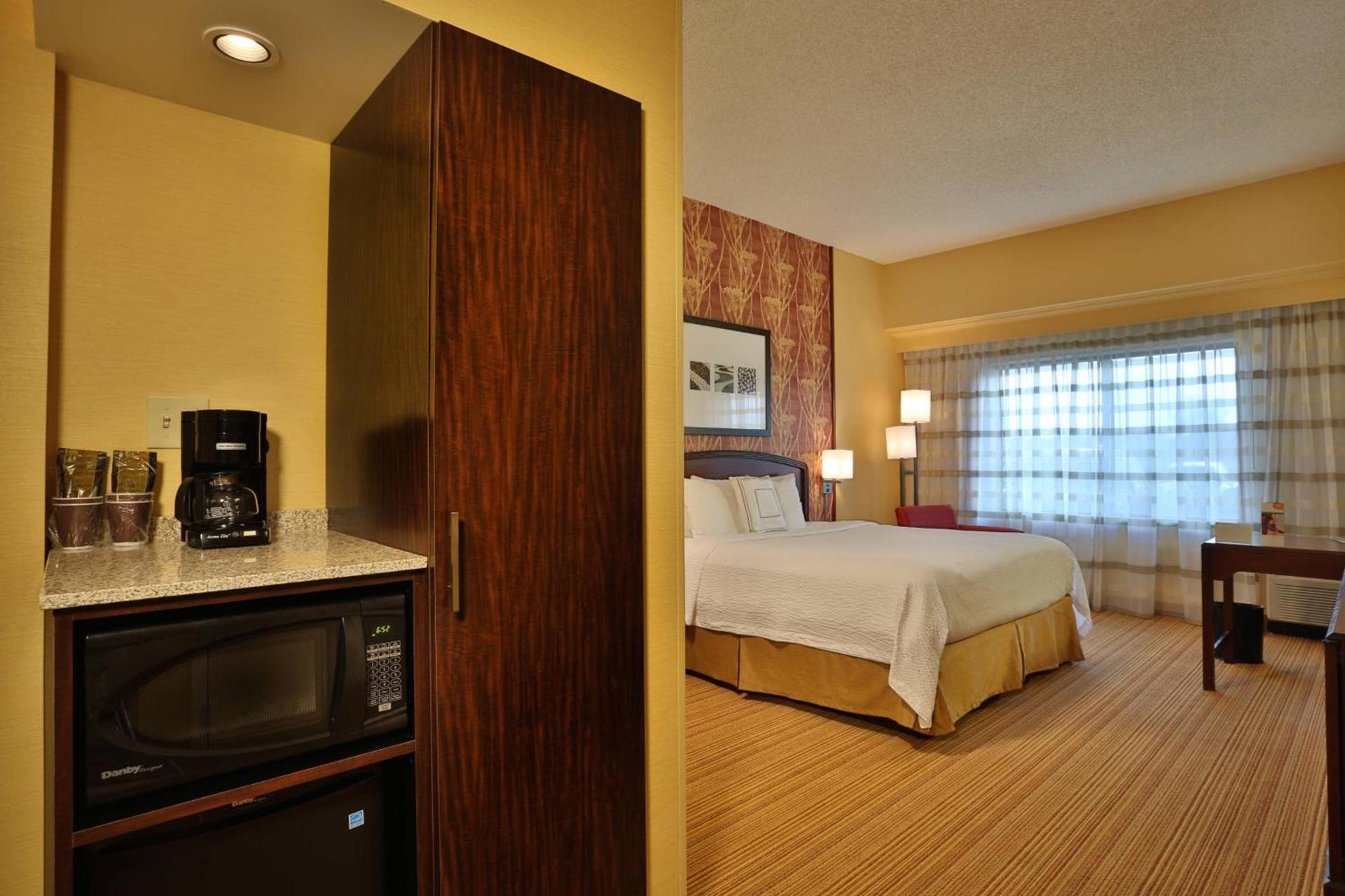 Courtyard by Marriott Springfield Airport photo 7