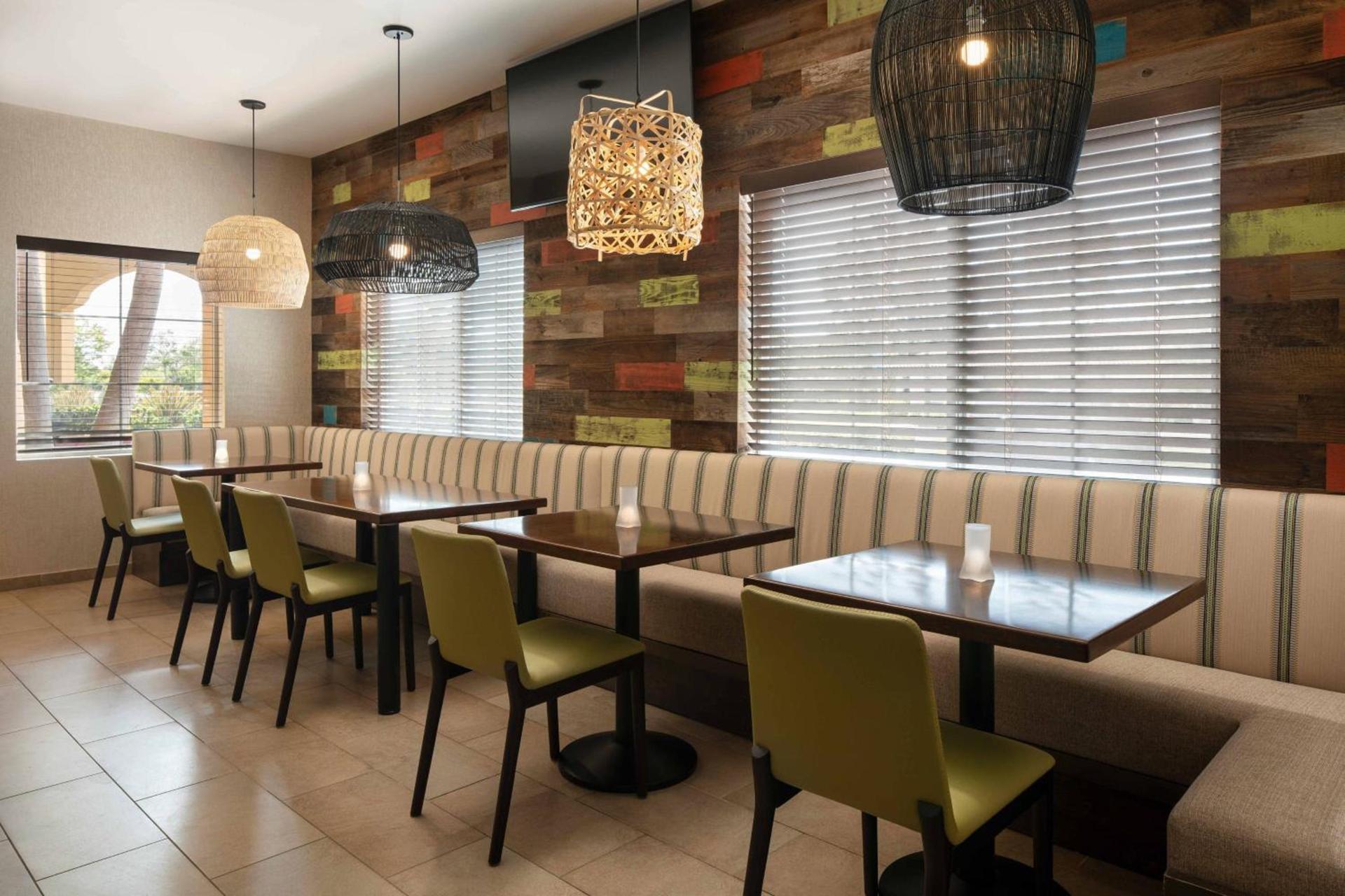 Courtyard by Marriott Santa Barbara Goleta photo 36