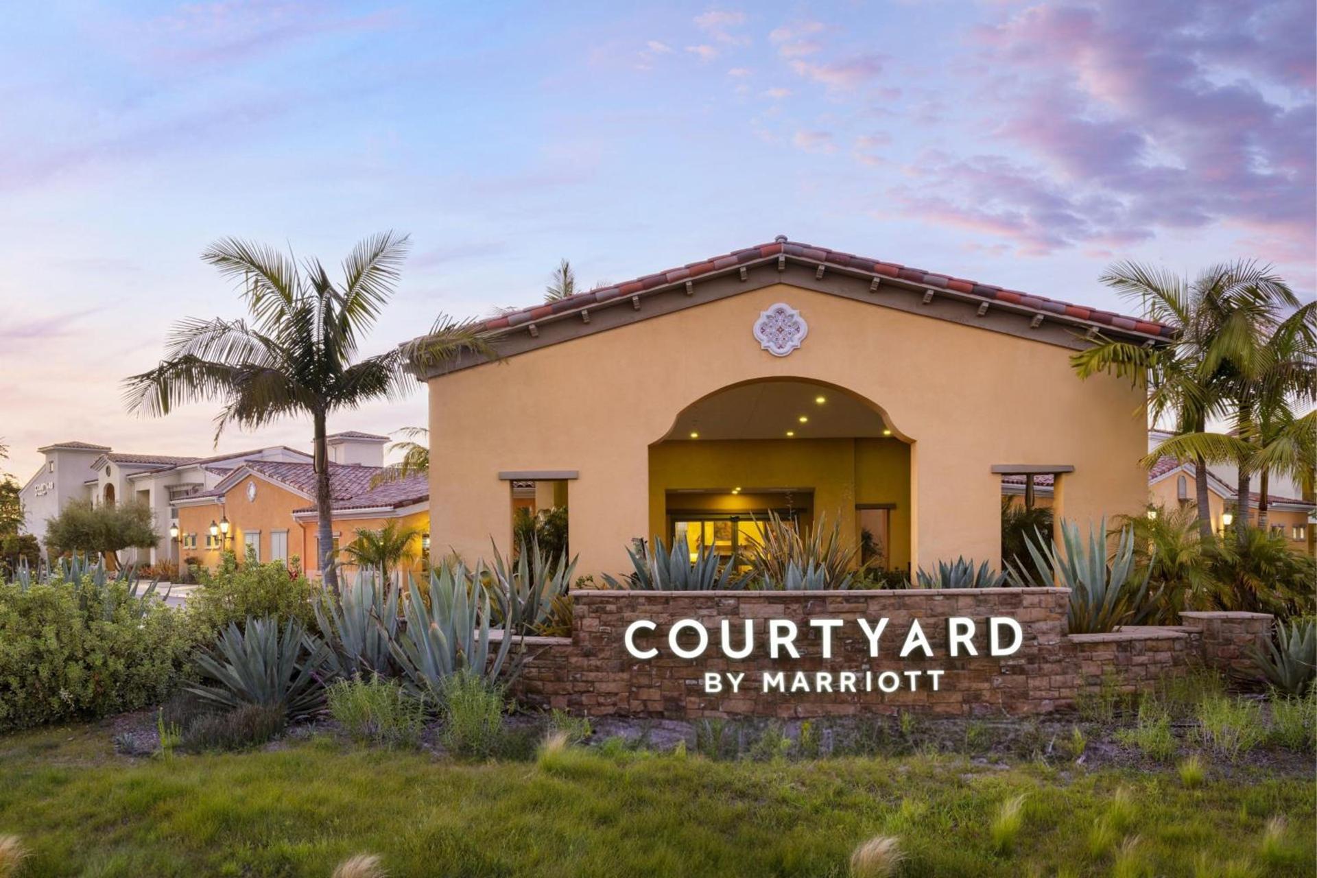 Courtyard by Marriott Santa Barbara Goleta photo 2