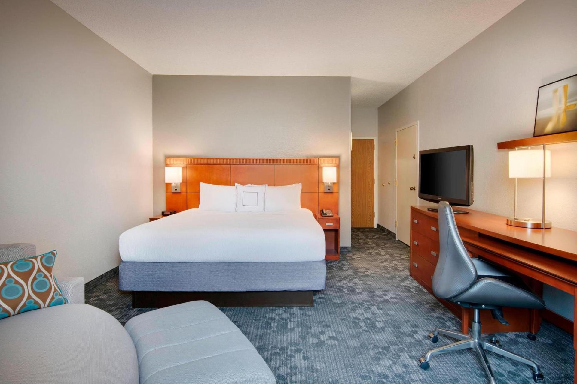 Courtyard by Marriott Savannah Midtown photo 7
