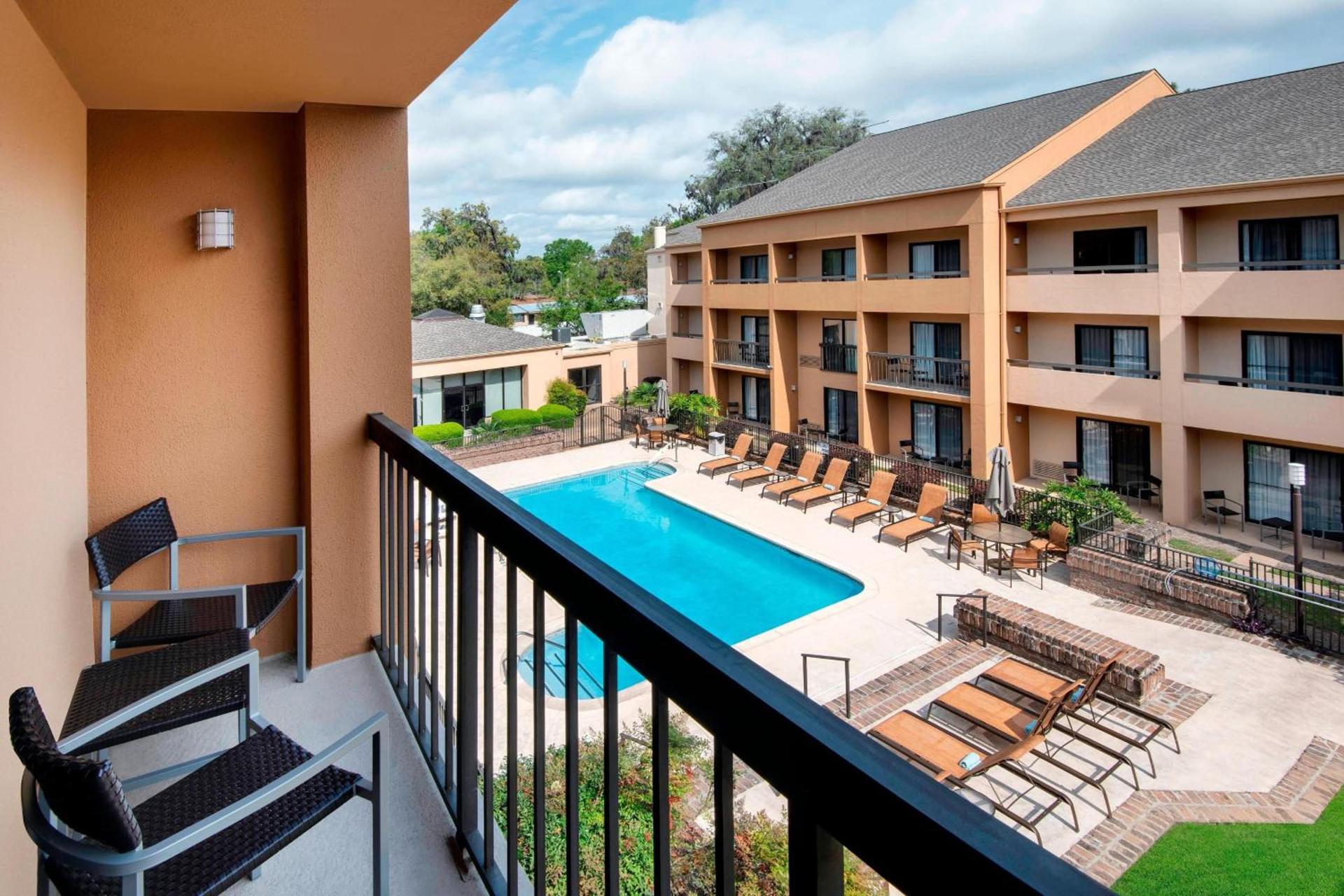Courtyard by Marriott Savannah Midtown photo 9