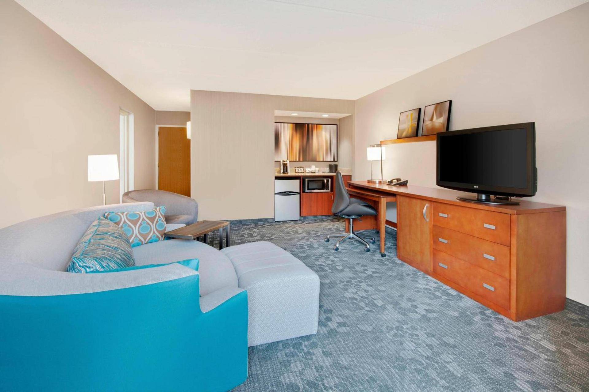 Courtyard by Marriott Savannah Midtown photo 14