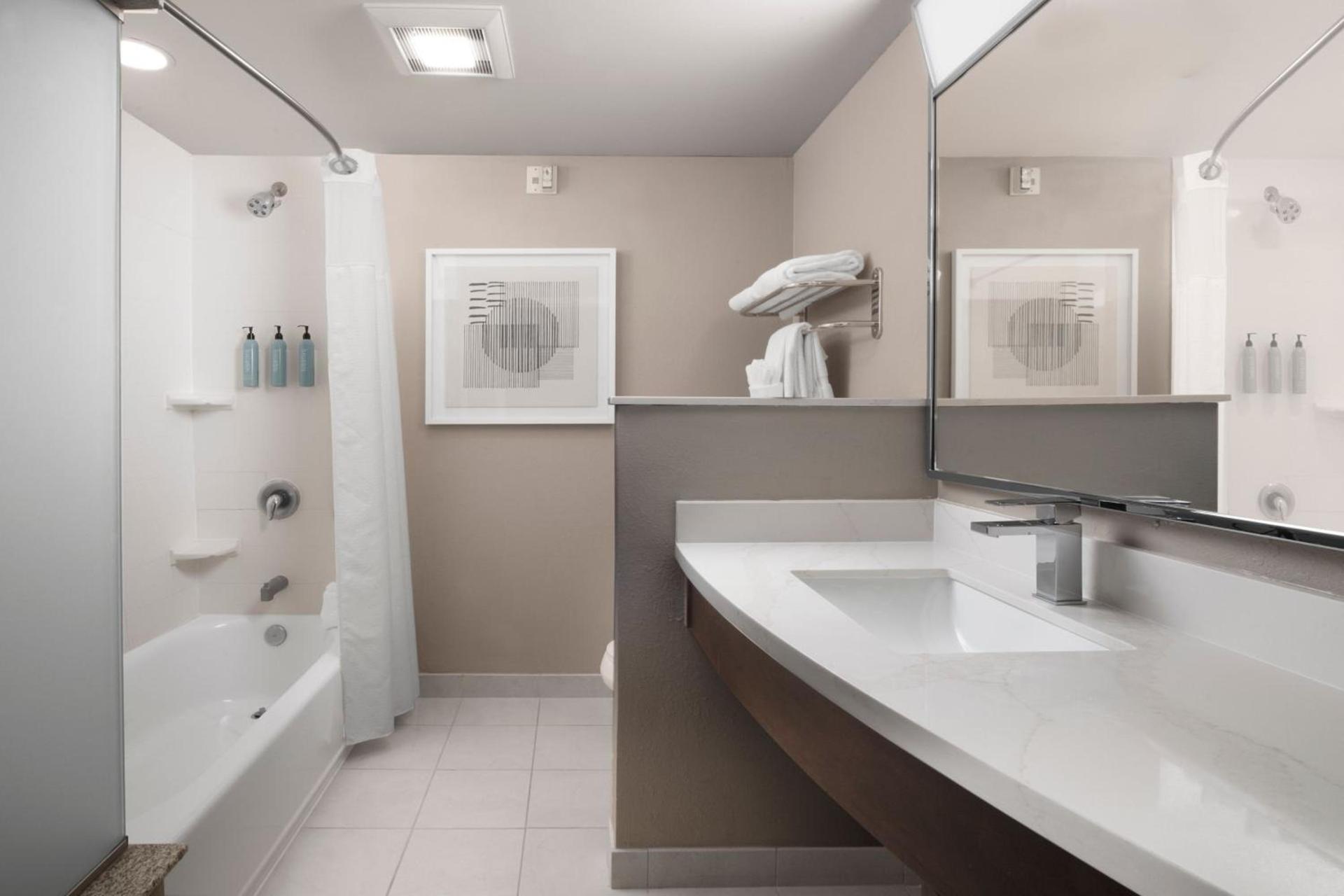 Courtyard by Marriott Galveston Island photo 14