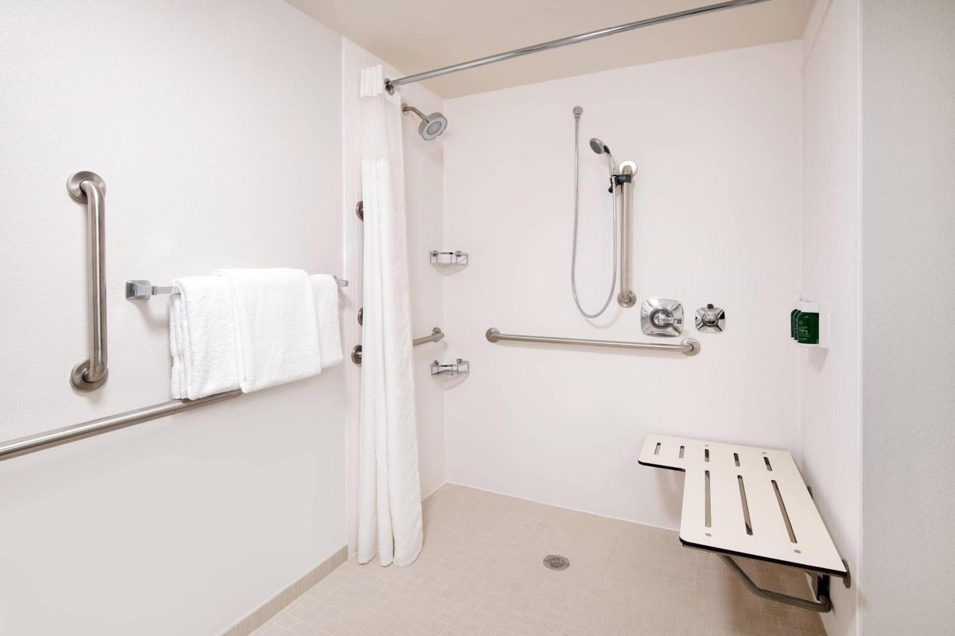 Courtyard by Marriott Savannah Midtown photo 12