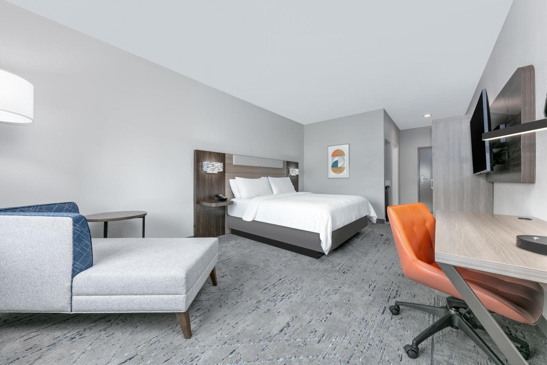 Holiday Inn Express Hotel & Suites Winnie by IHG photo 31
