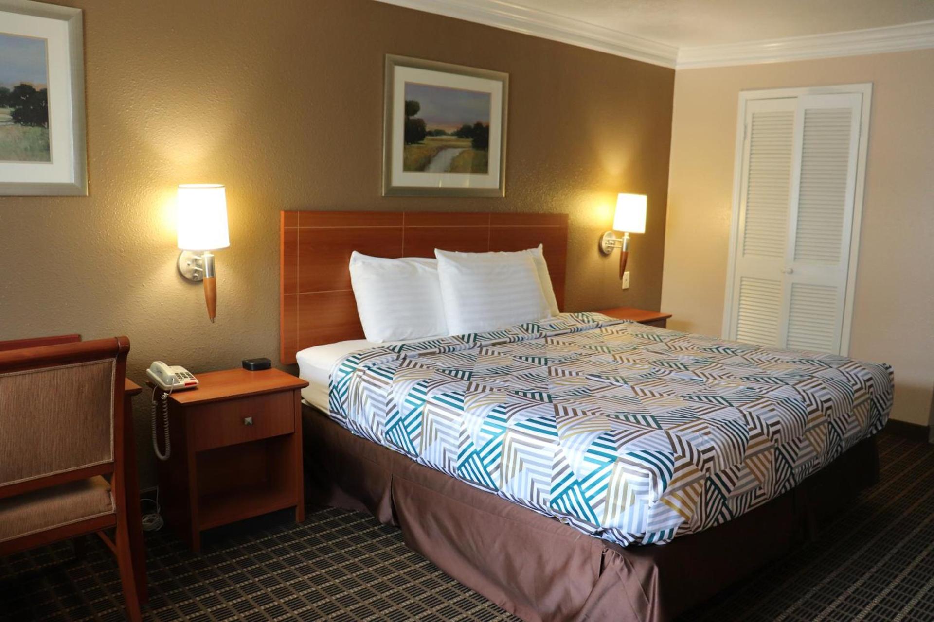 Motel 6-Alvin, TX photo 14