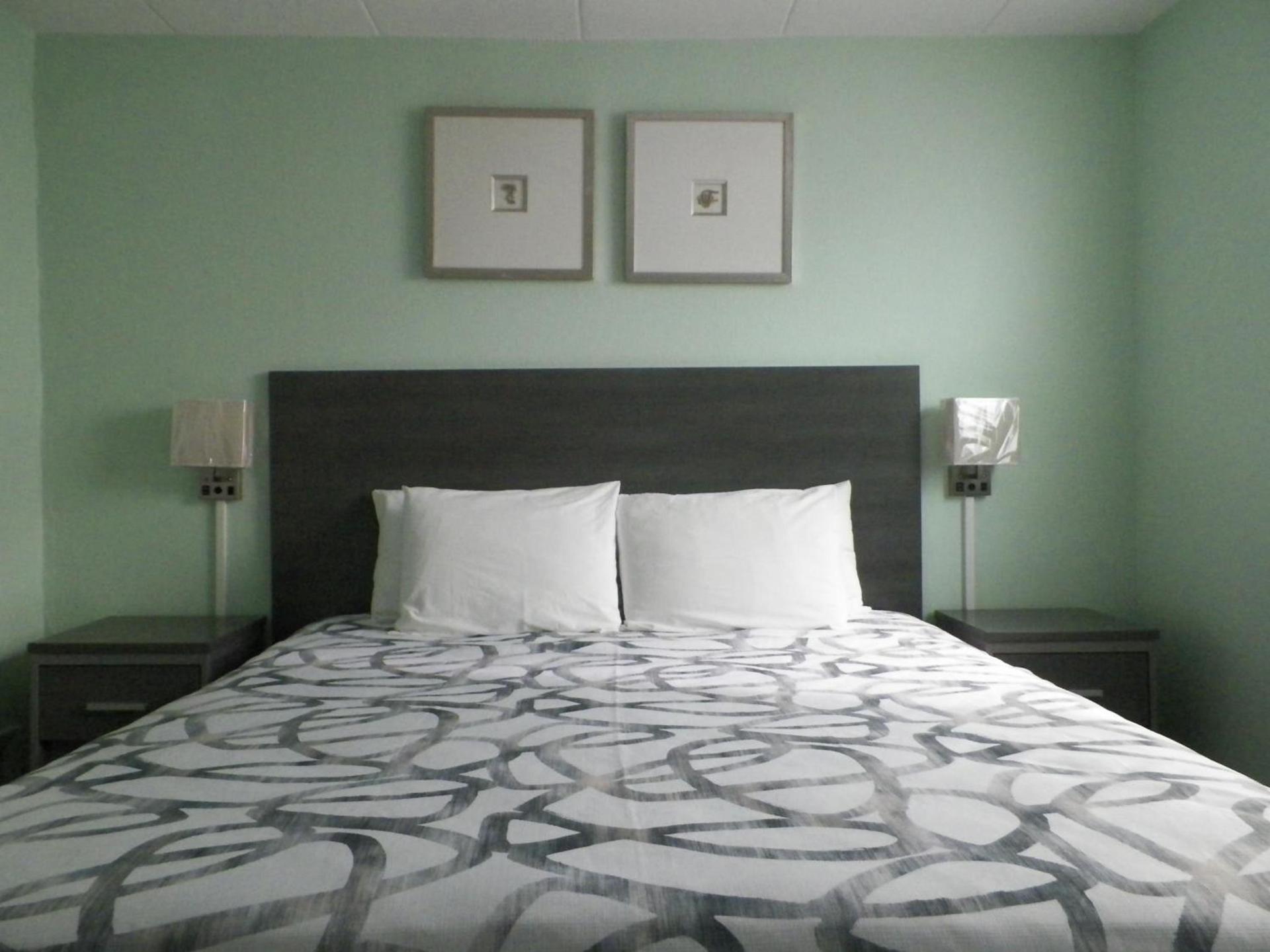 Royal Canadian Motel photo 62