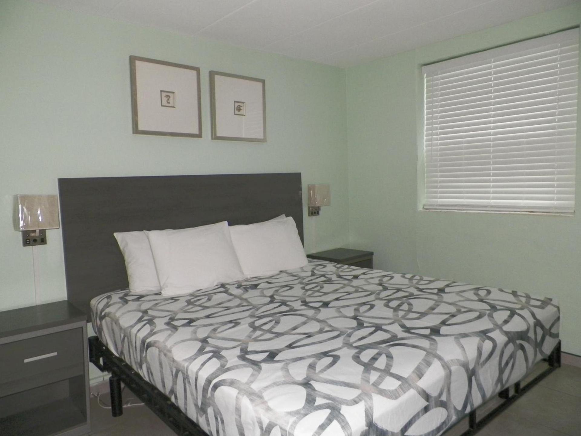 Royal Canadian Motel photo 64