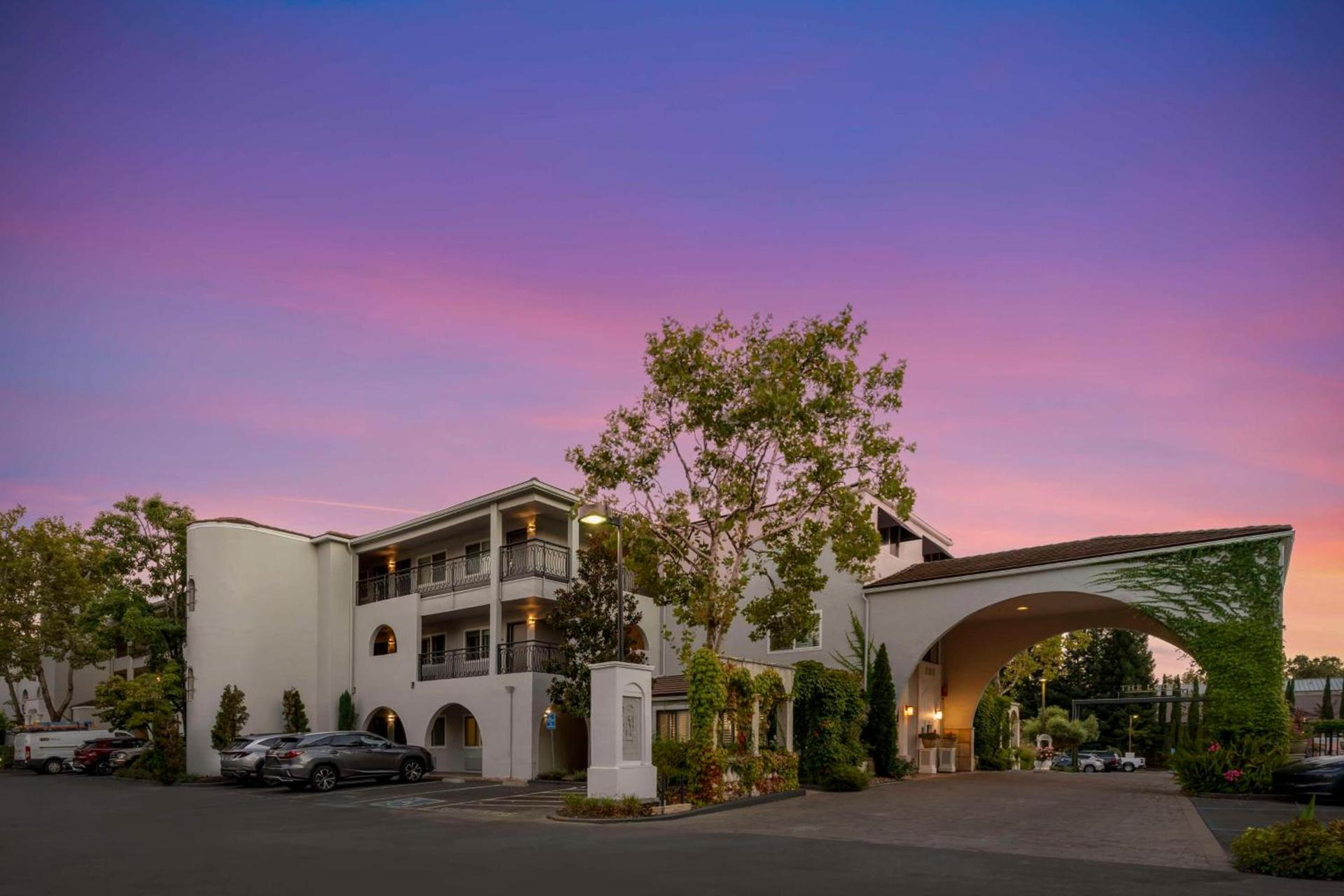 Dry Creek Inn MOD Collection by Sonesta — hotel in Healdsburg