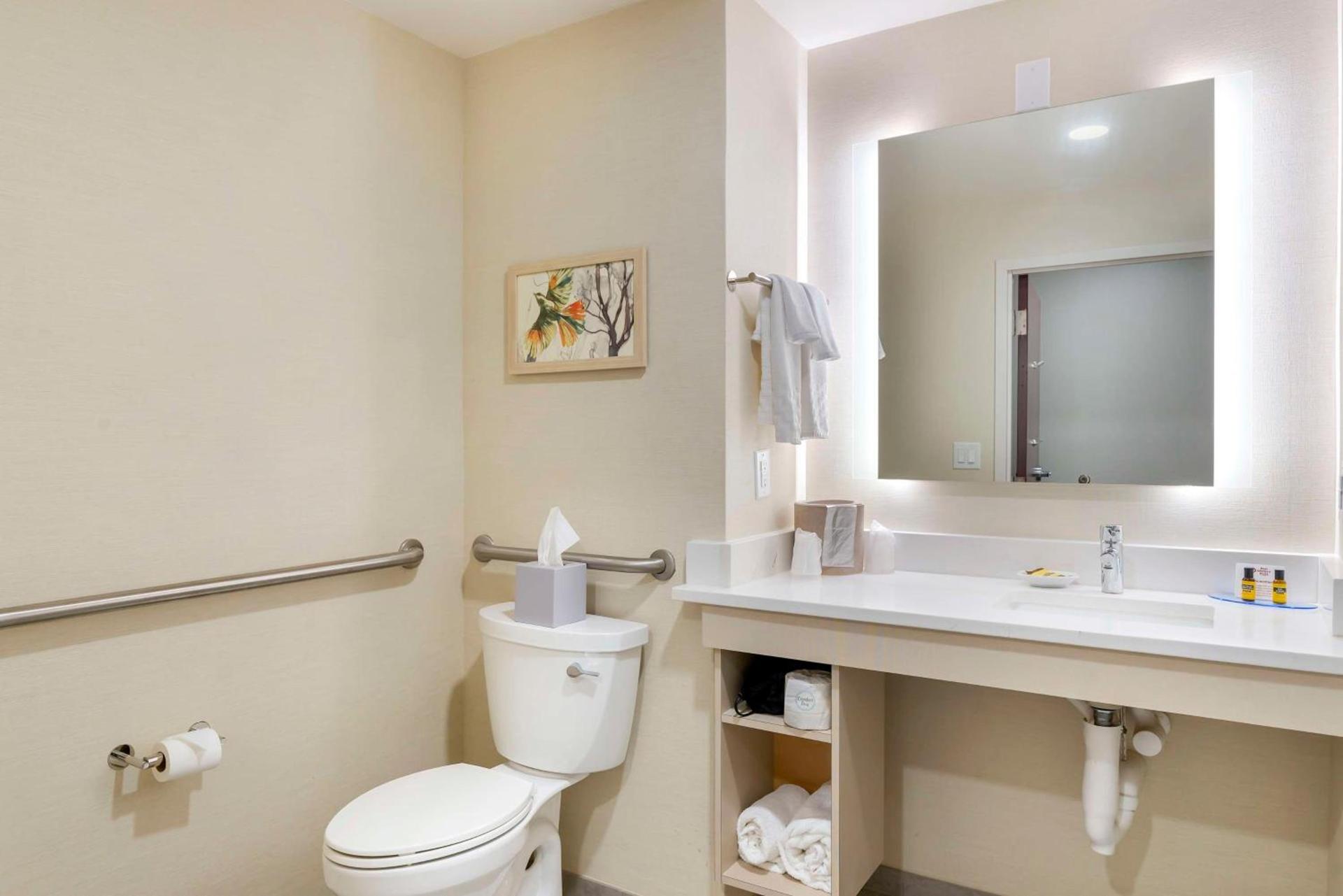 Best Western Plus Crossroads Inn & Suites photo 20