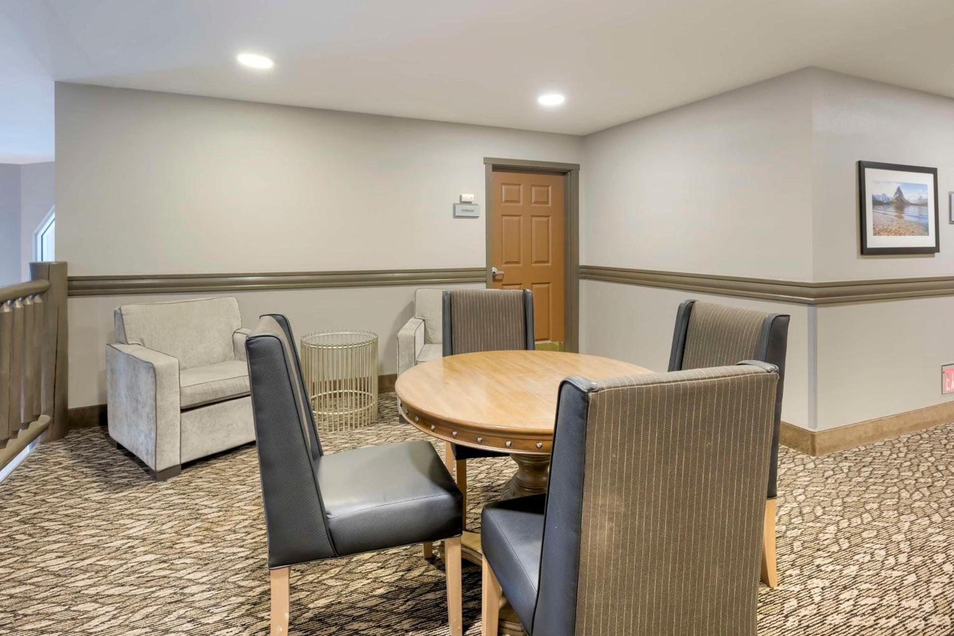 Best Western Plus Kalispell/Glacier Park West Hotel & Suites photo 30