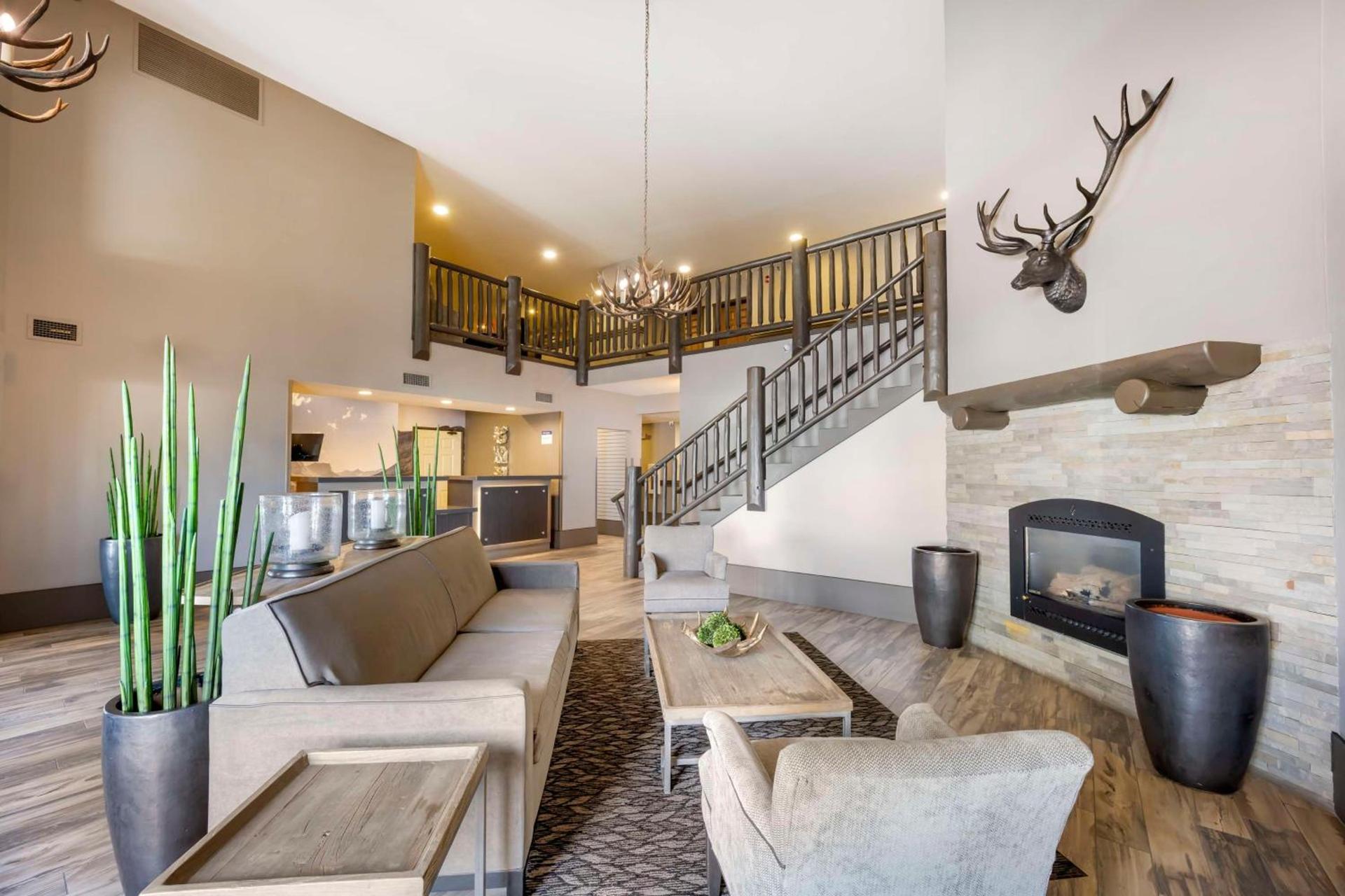 Best Western Plus Kalispell/Glacier Park West Hotel & Suites photo 2