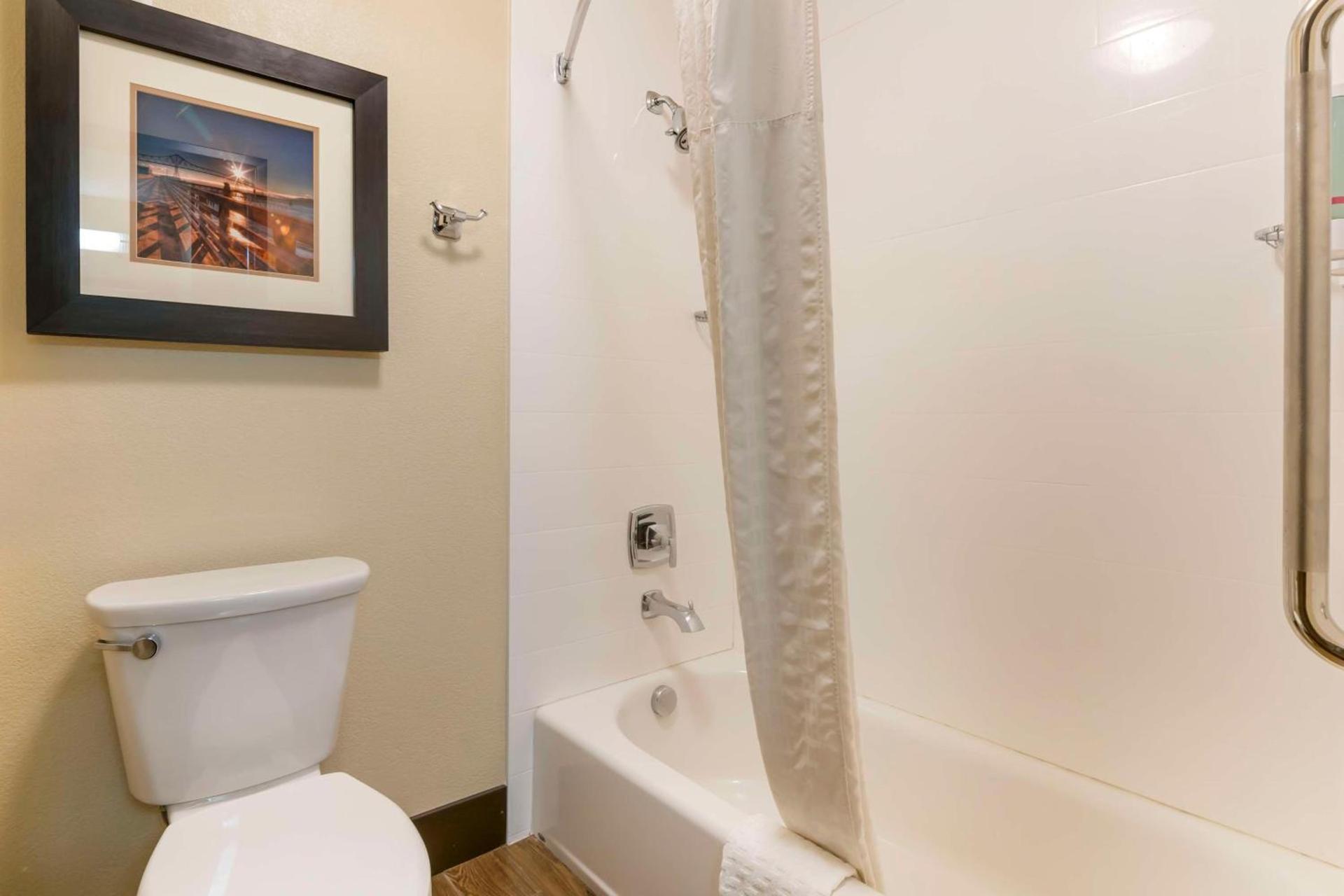Best Western Columbia River Waterfront Hotel Astoria photo 12