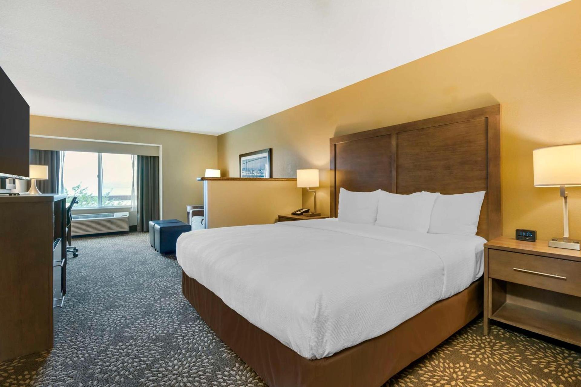 Best Western Columbia River Waterfront Hotel Astoria photo 14