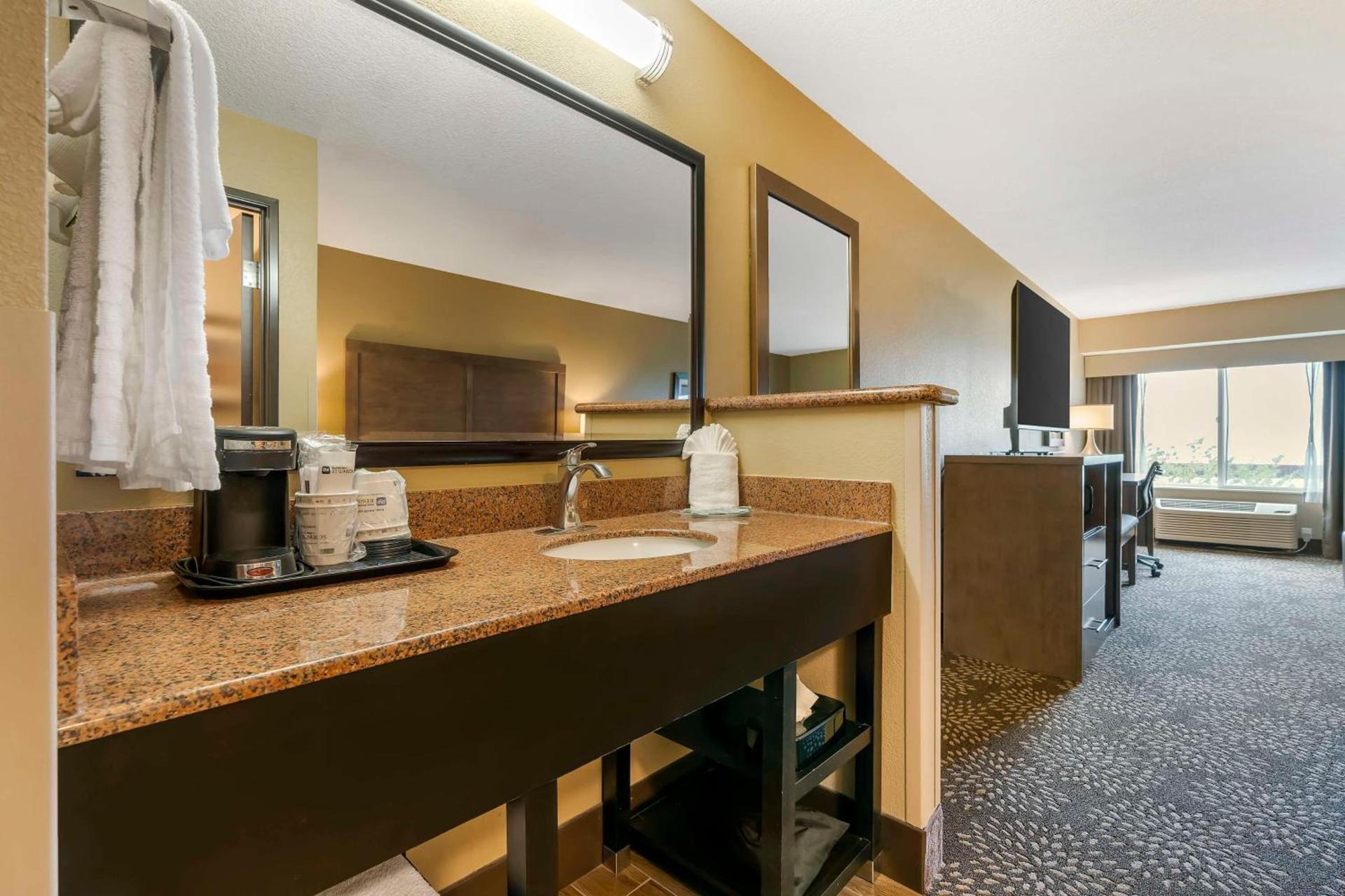 Best Western Columbia River Waterfront Hotel Astoria photo 13