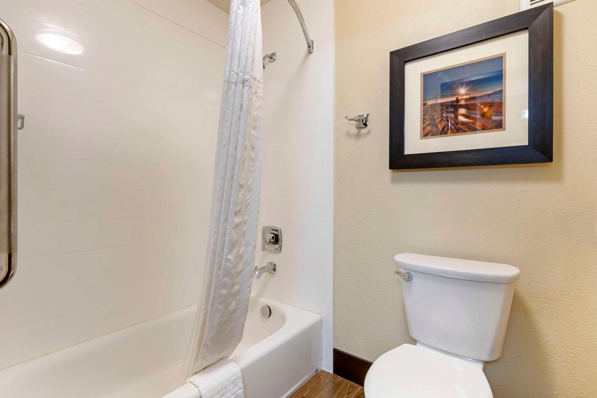 Best Western Columbia River Waterfront Hotel Astoria photo 21