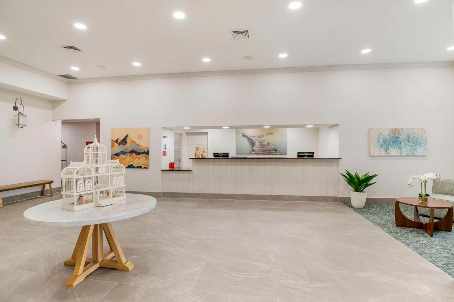 Best Western Plus Crossroads Inn & Suites photo 2