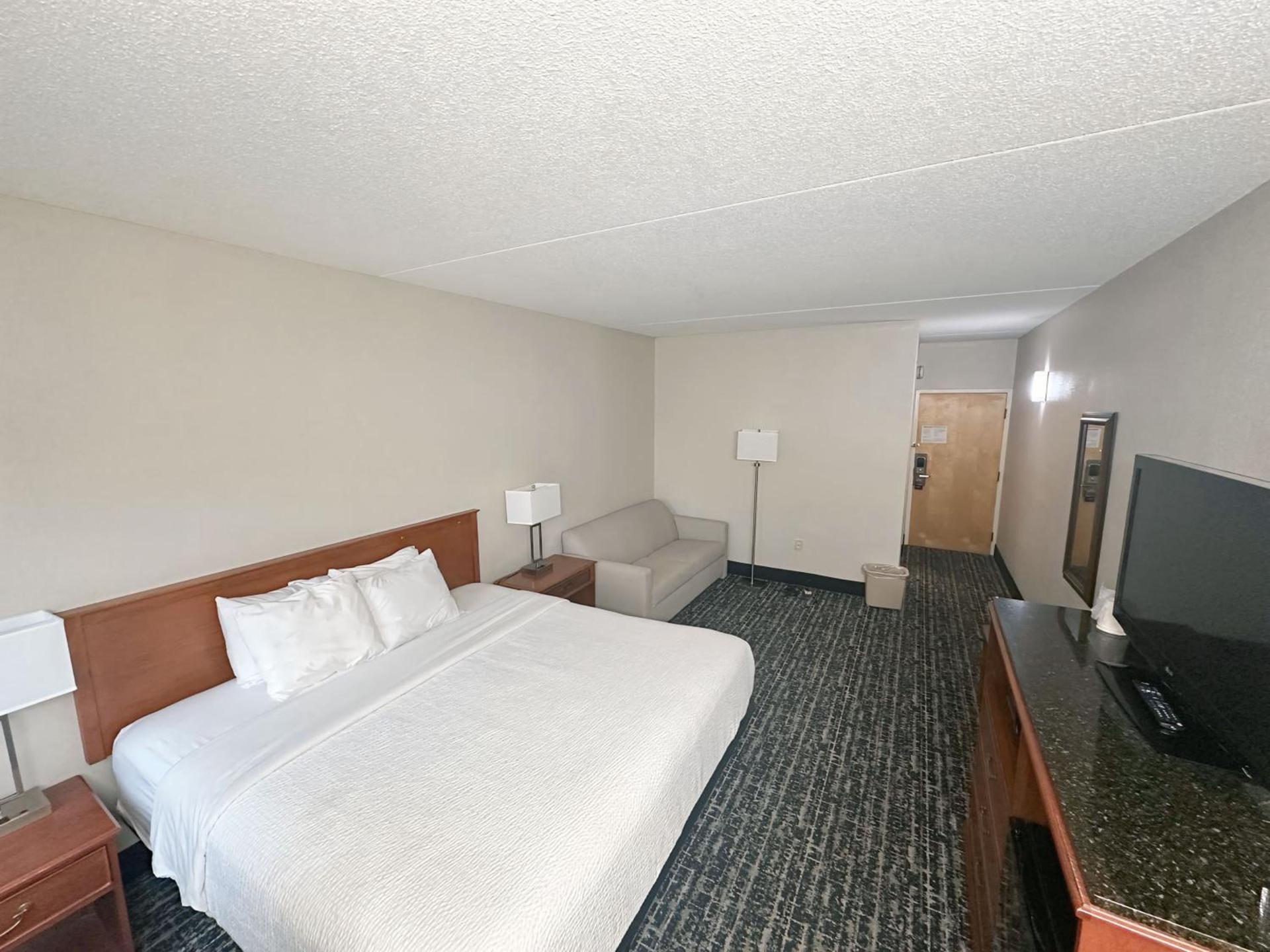 Baymont by Wyndham Indianapolis South photo 16