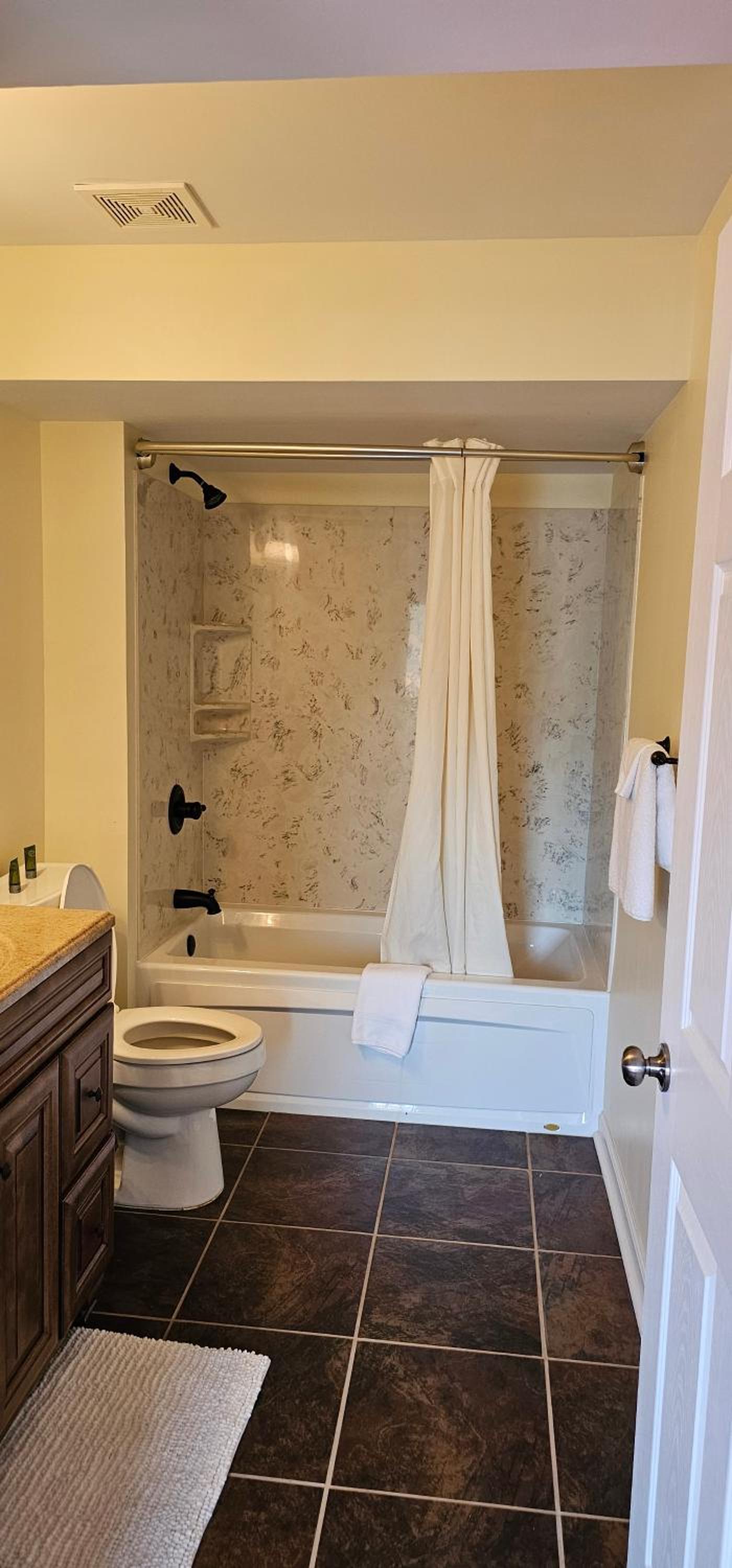 Beverly Hills Inn photo 23