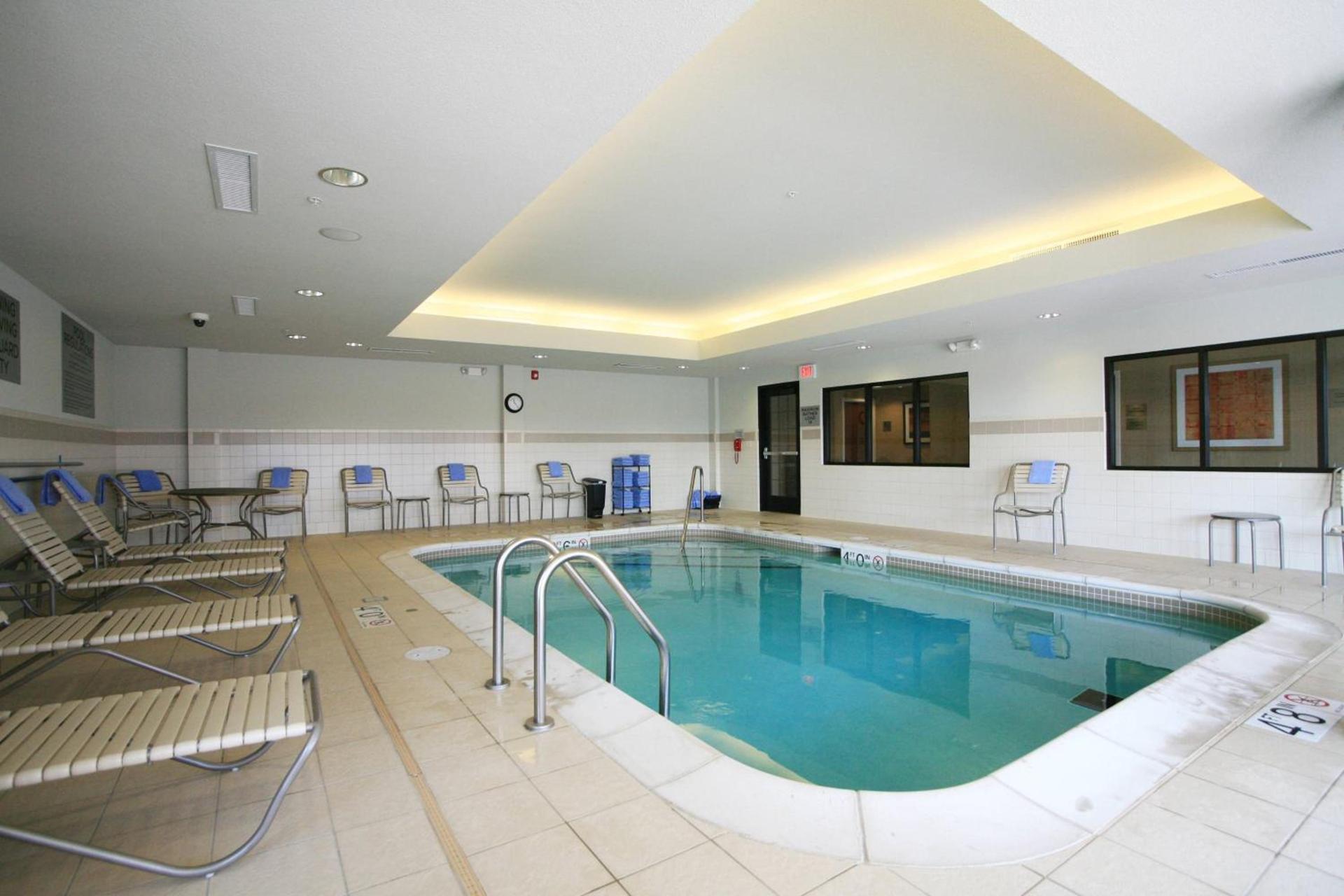 Courtyard by Marriott Omaha Aksarben Village photo 24