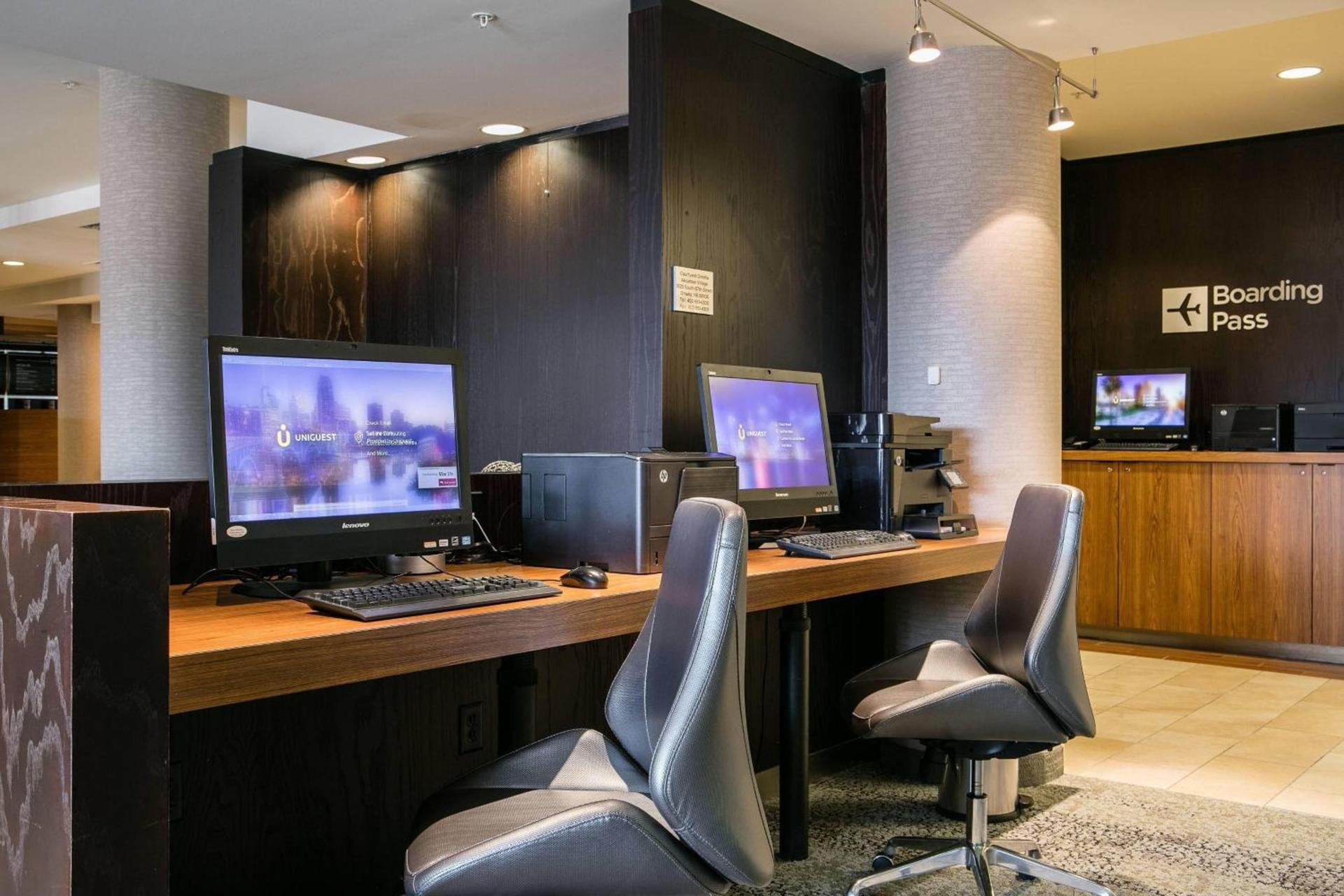 Courtyard by Marriott Omaha Aksarben Village photo 14