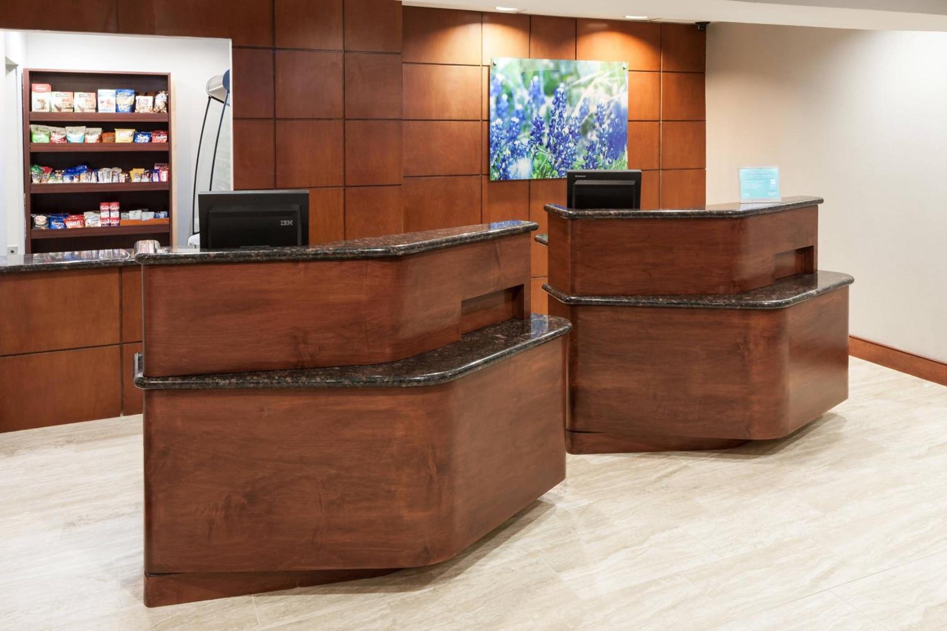 Courtyard by Marriott Waco photo 2