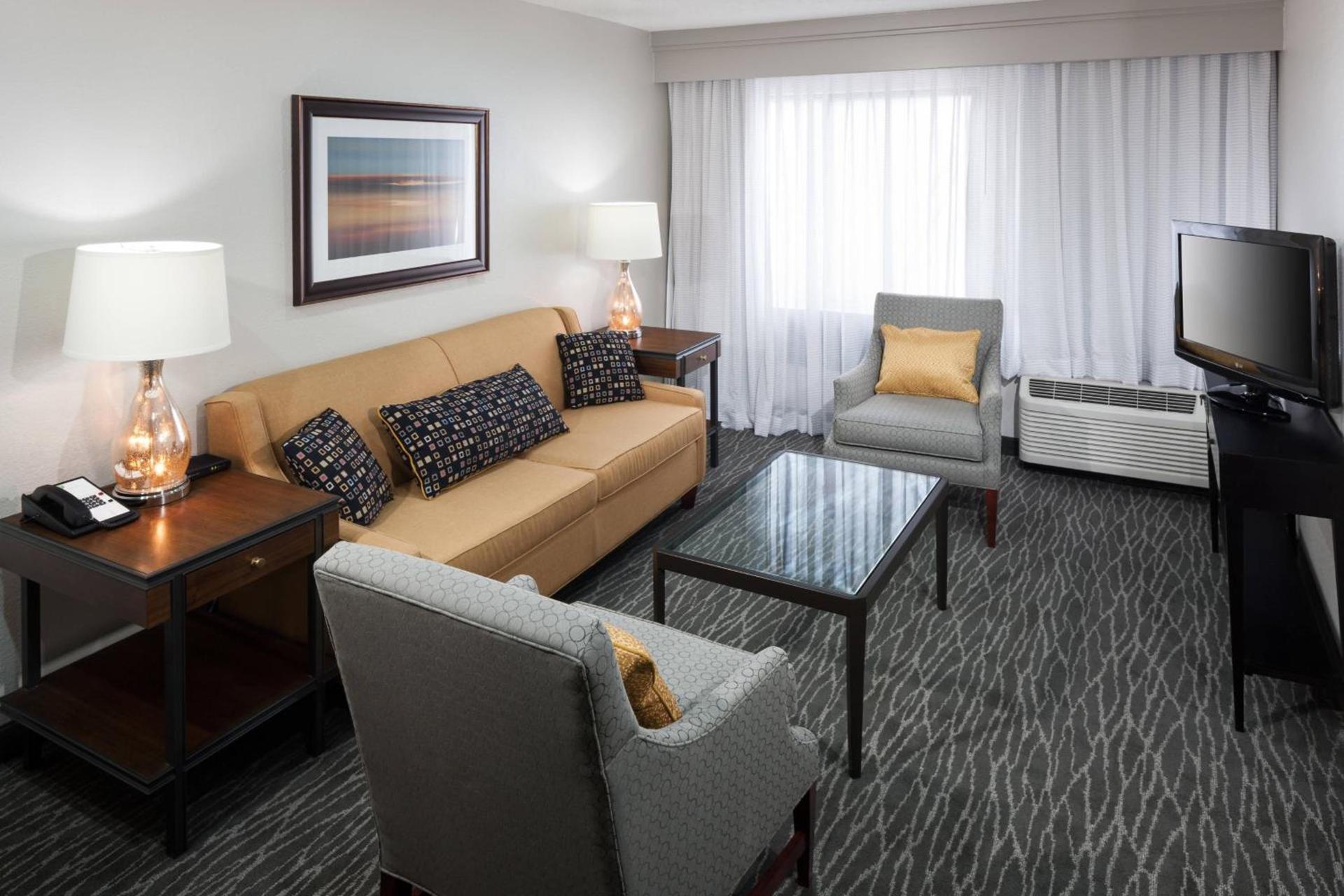 Courtyard by Marriott Waco photo 12