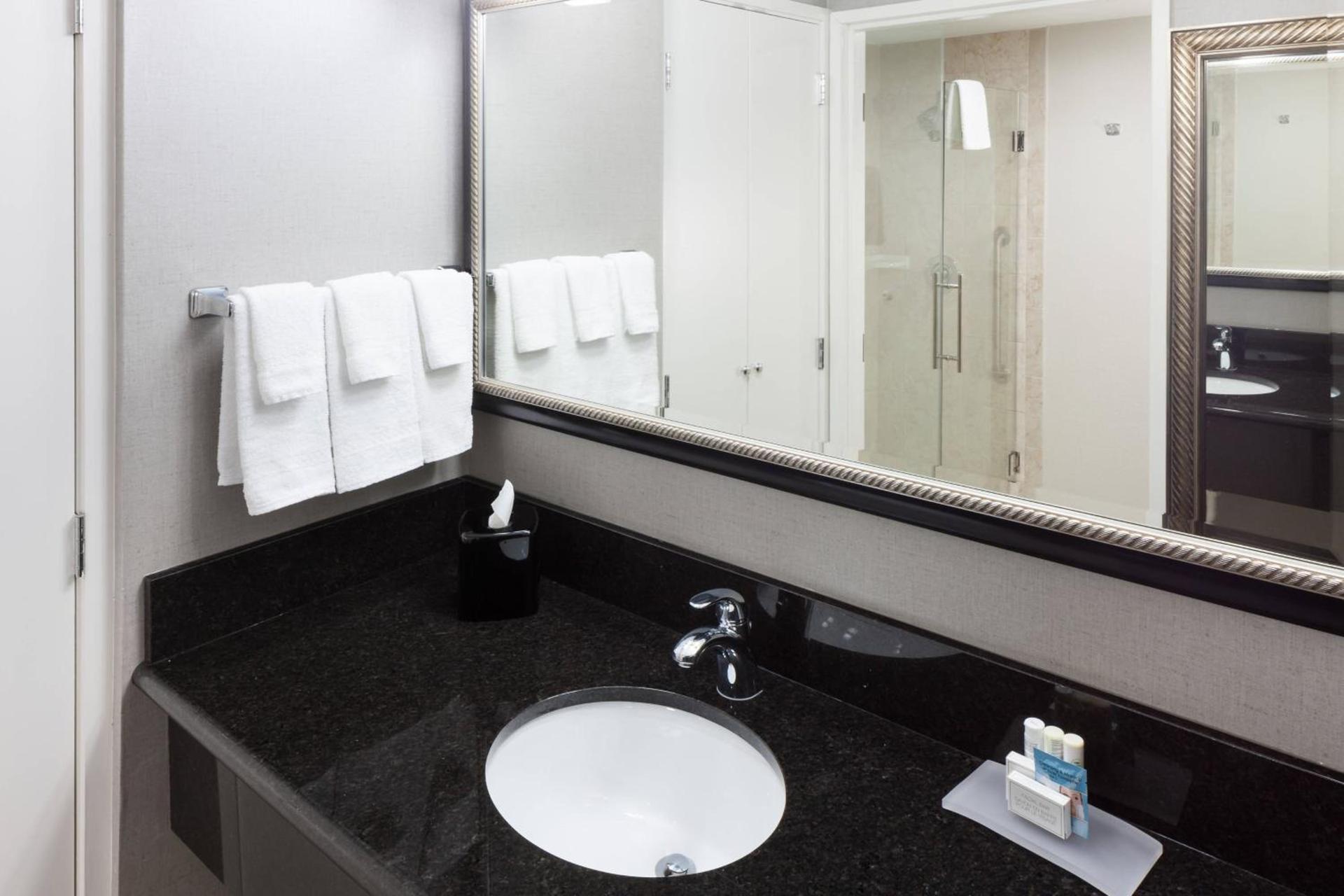 Courtyard by Marriott Waco photo 15