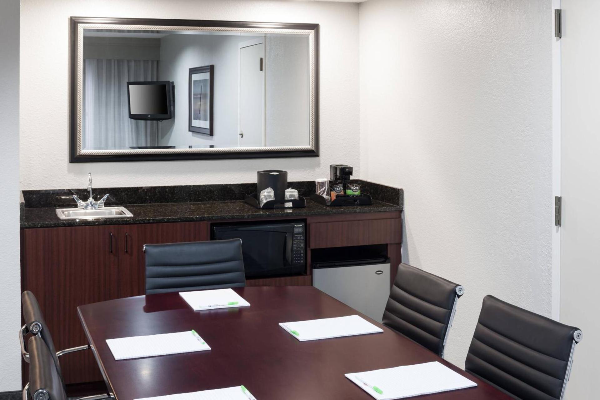 Courtyard by Marriott Waco photo 30