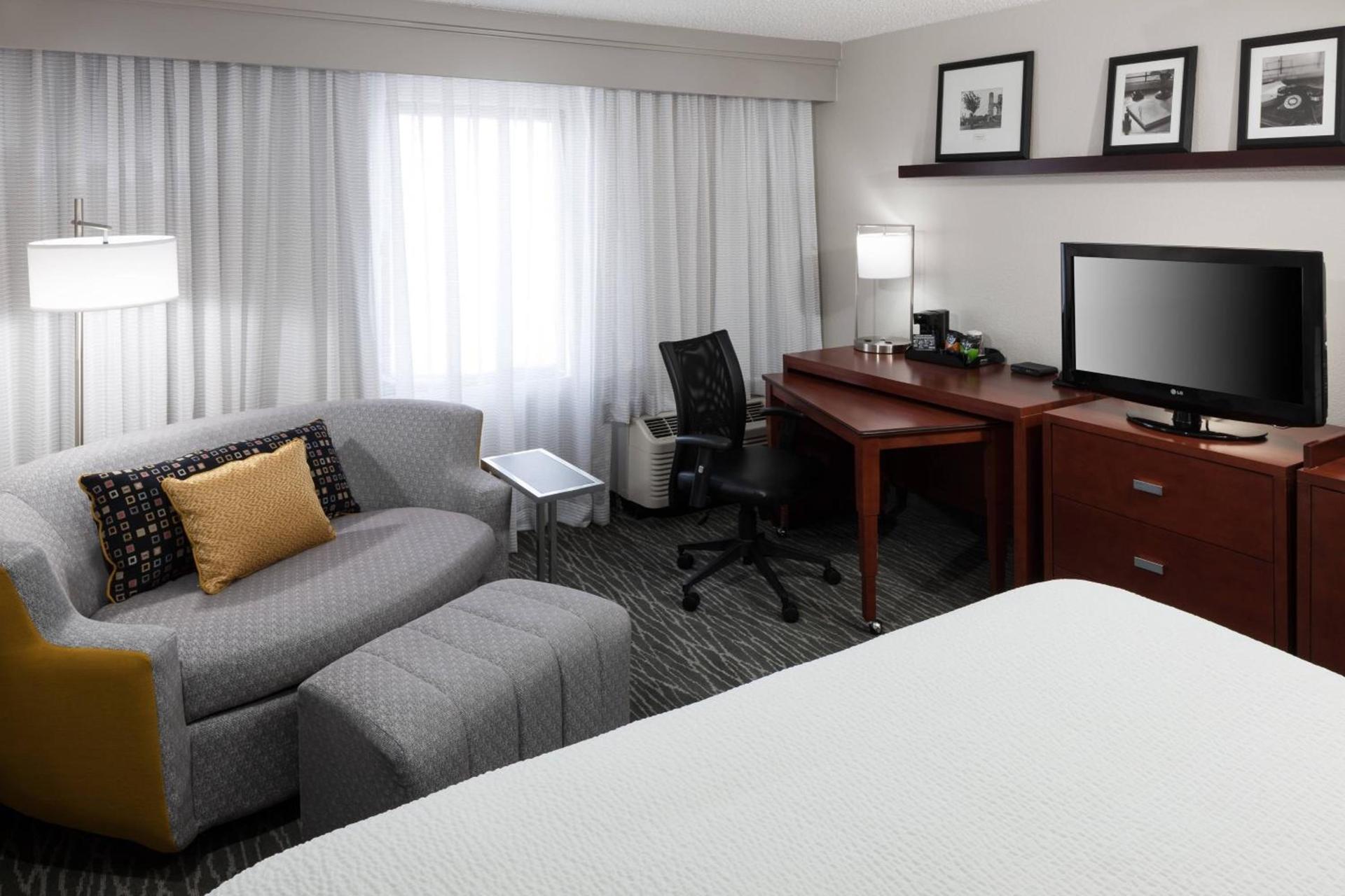 Courtyard by Marriott Waco photo 7