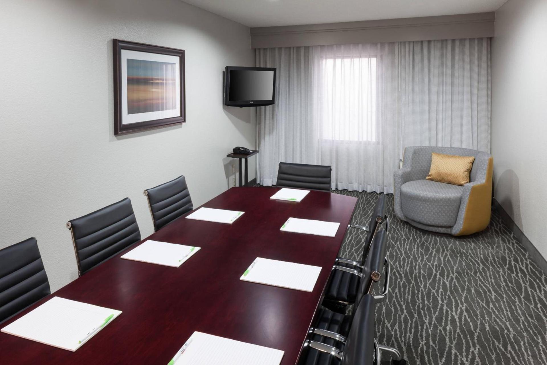 Courtyard by Marriott Waco photo 31