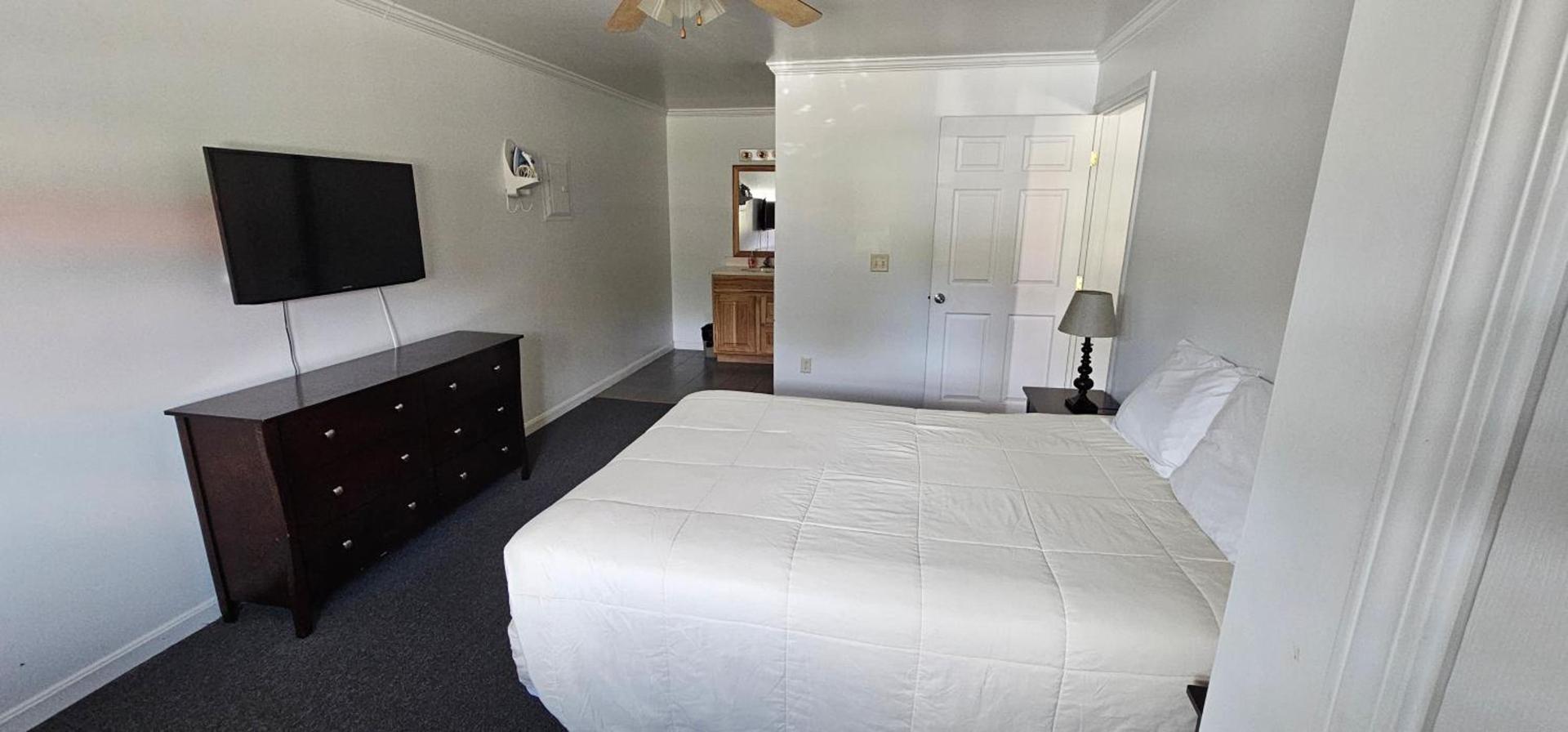 Beverly Hills Inn photo 24