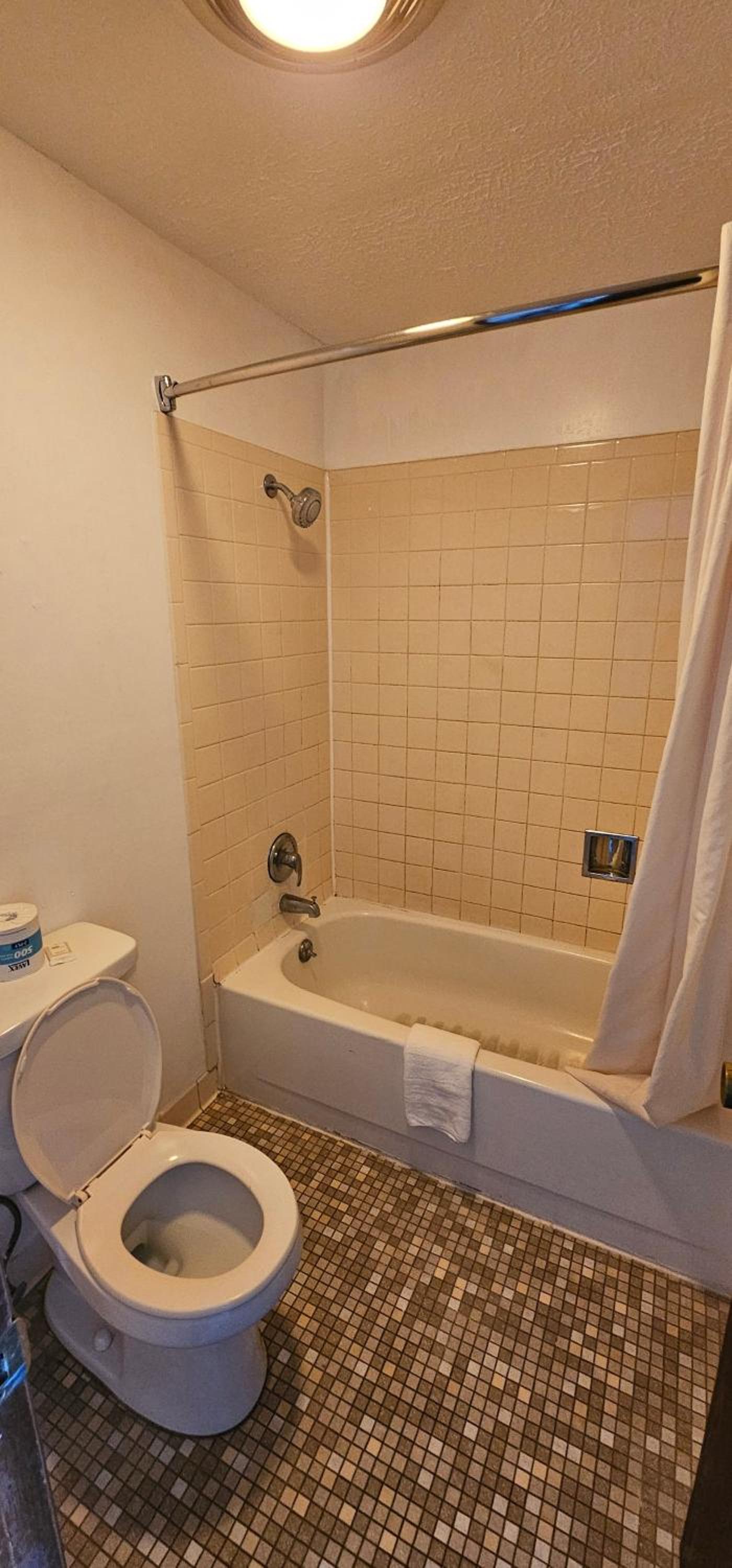 Beverly Hills Inn photo 27