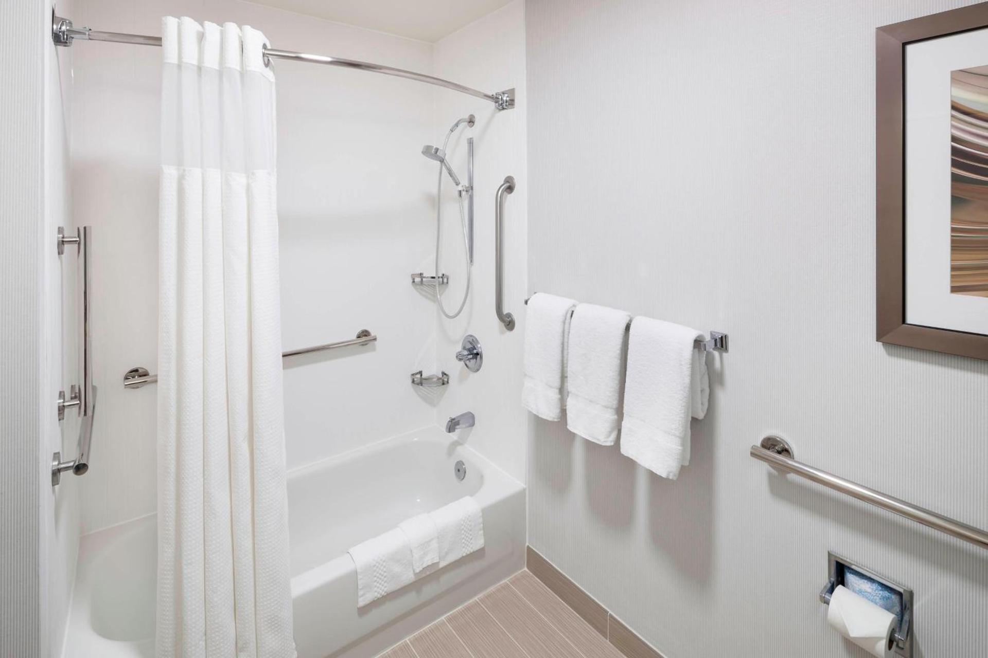 Courtyard by Marriott Pensacola photo 15