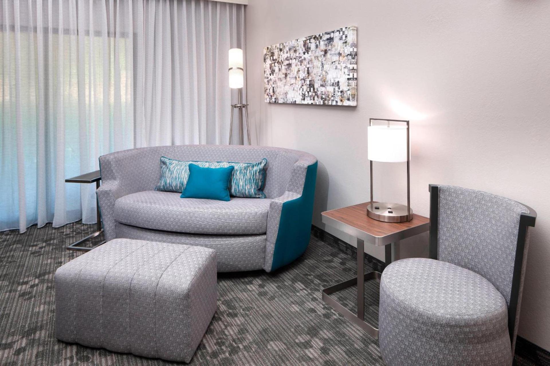 Courtyard by Marriott Pensacola photo 17