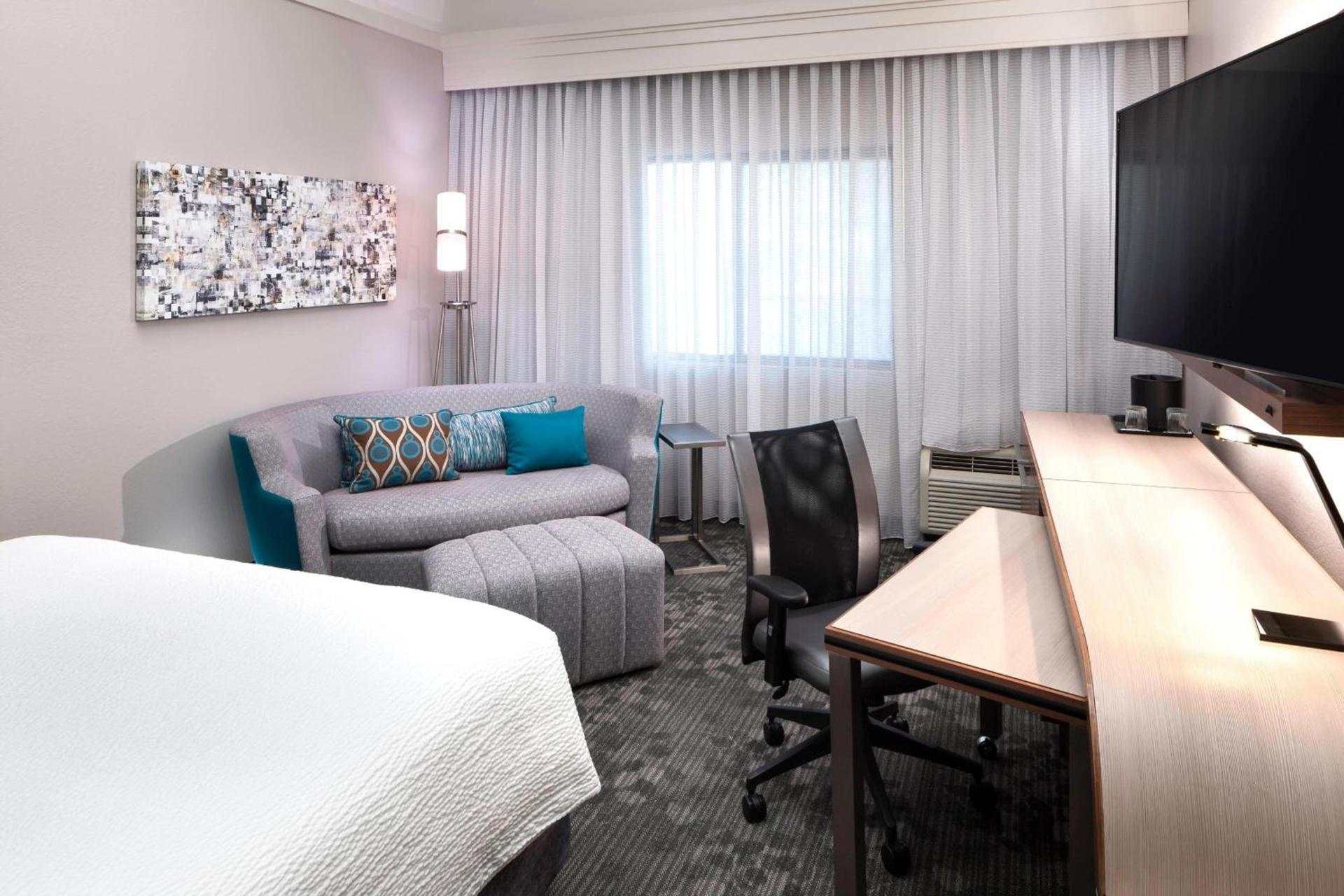 Courtyard by Marriott Pensacola photo 10